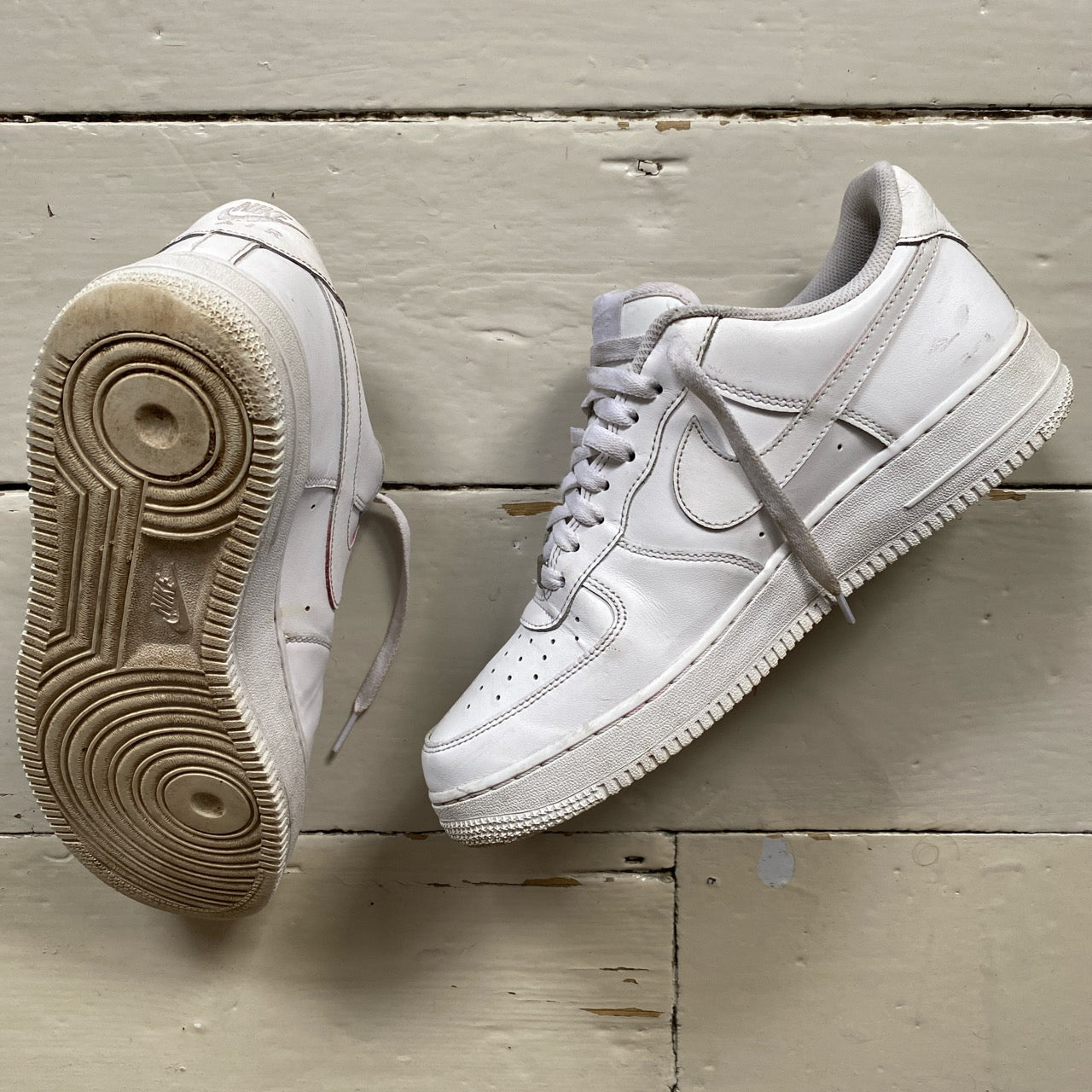 Nike Air Force 1 White (UK 9)