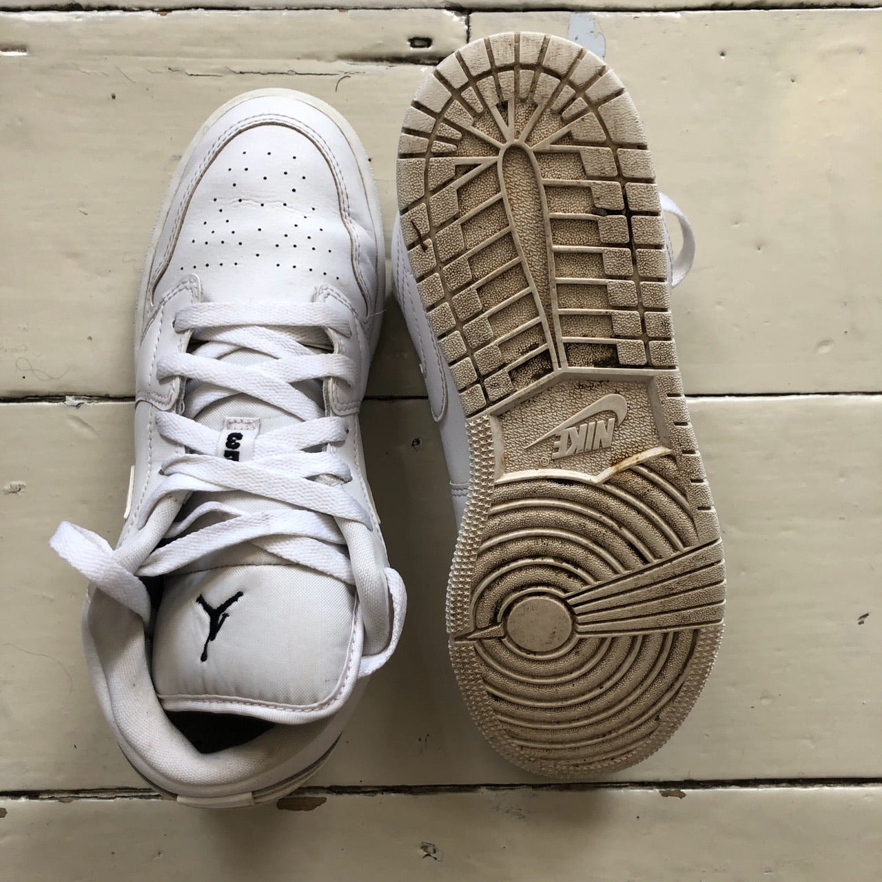Jordan 1 Low White (UK 5.5)