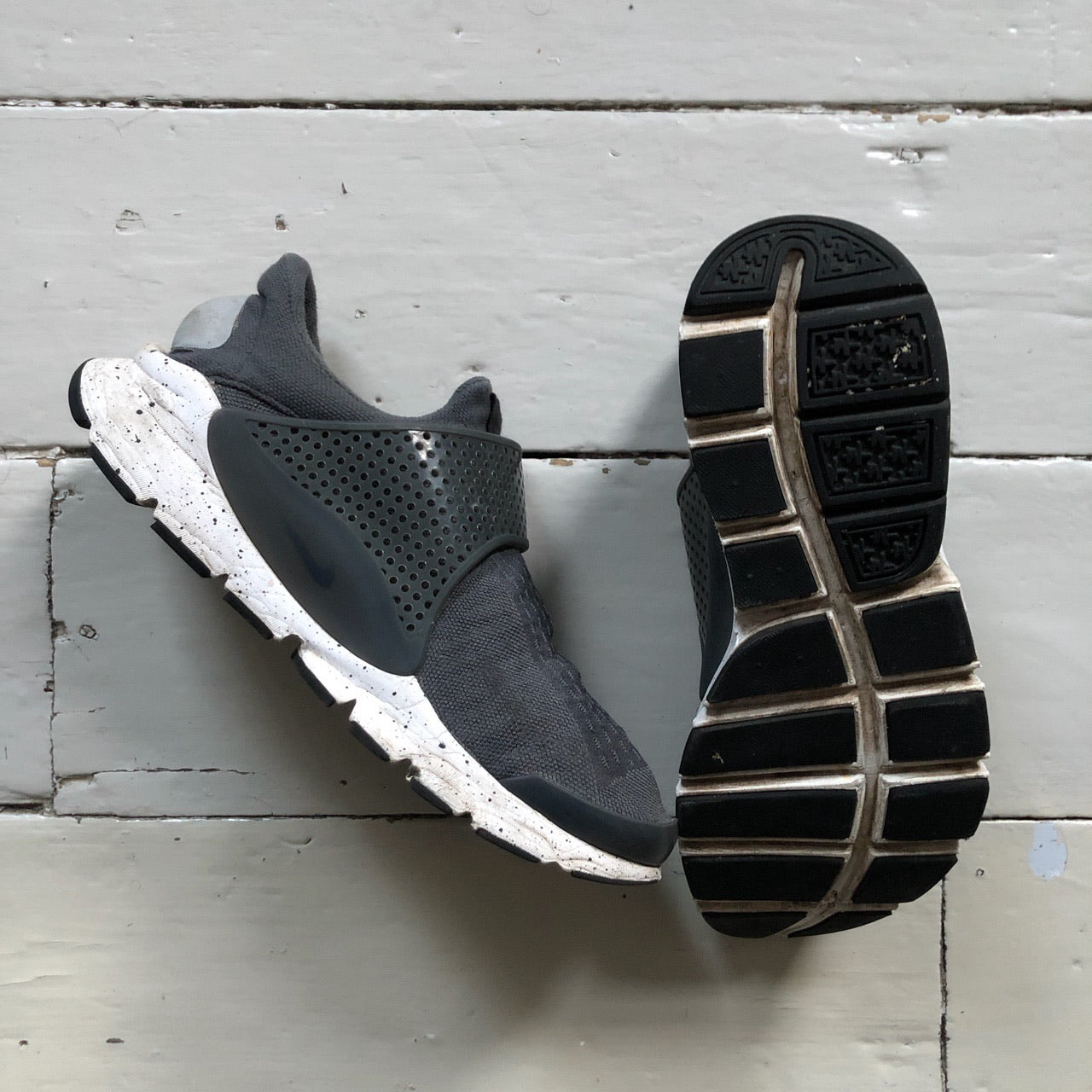 Nike Sock Dart Grey and White (UK 9)