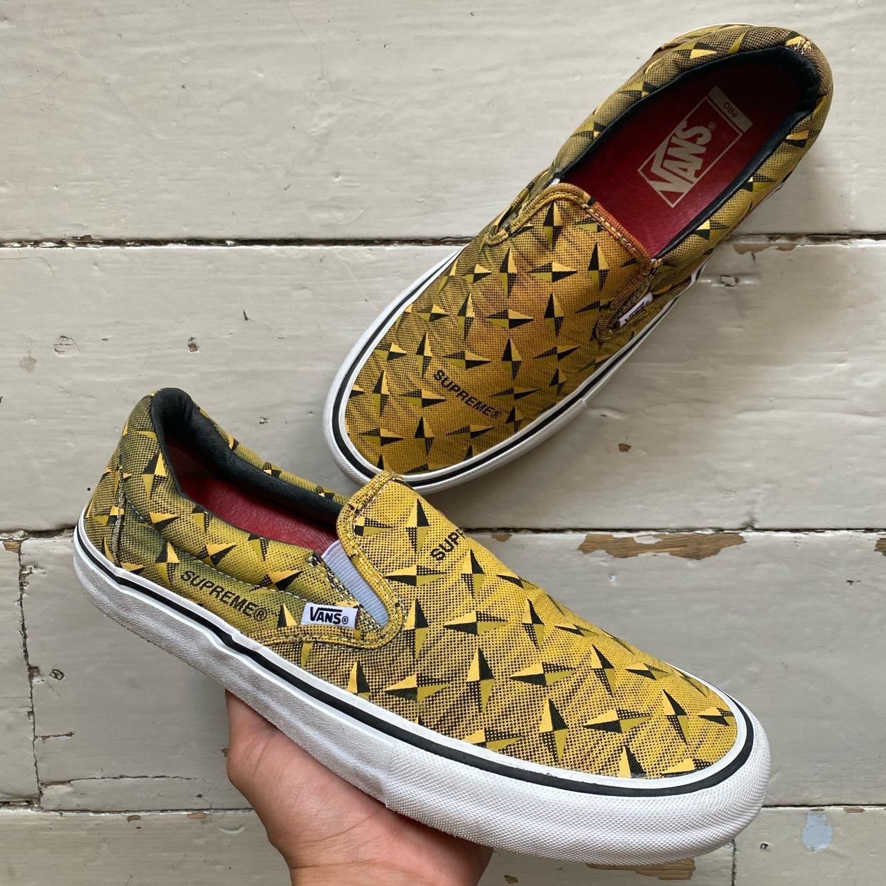 Vans slip on hot sale x supreme