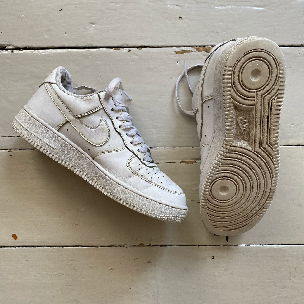 Nike Air Force 1 White (UK 7)