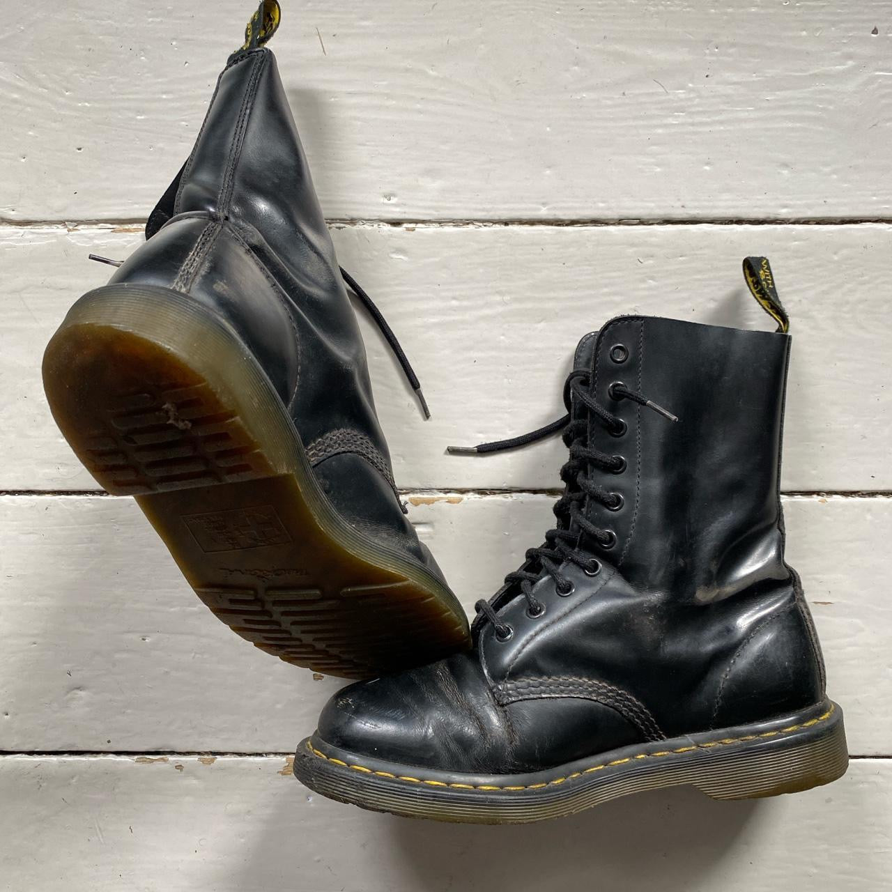 Dr Martens Leather Black Hi Boots (UK 8)