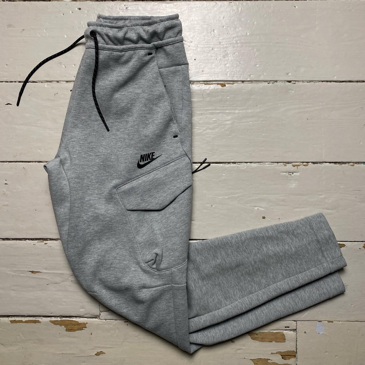 Nike Tech Fleece Cargo Grey Joggers (XS)
