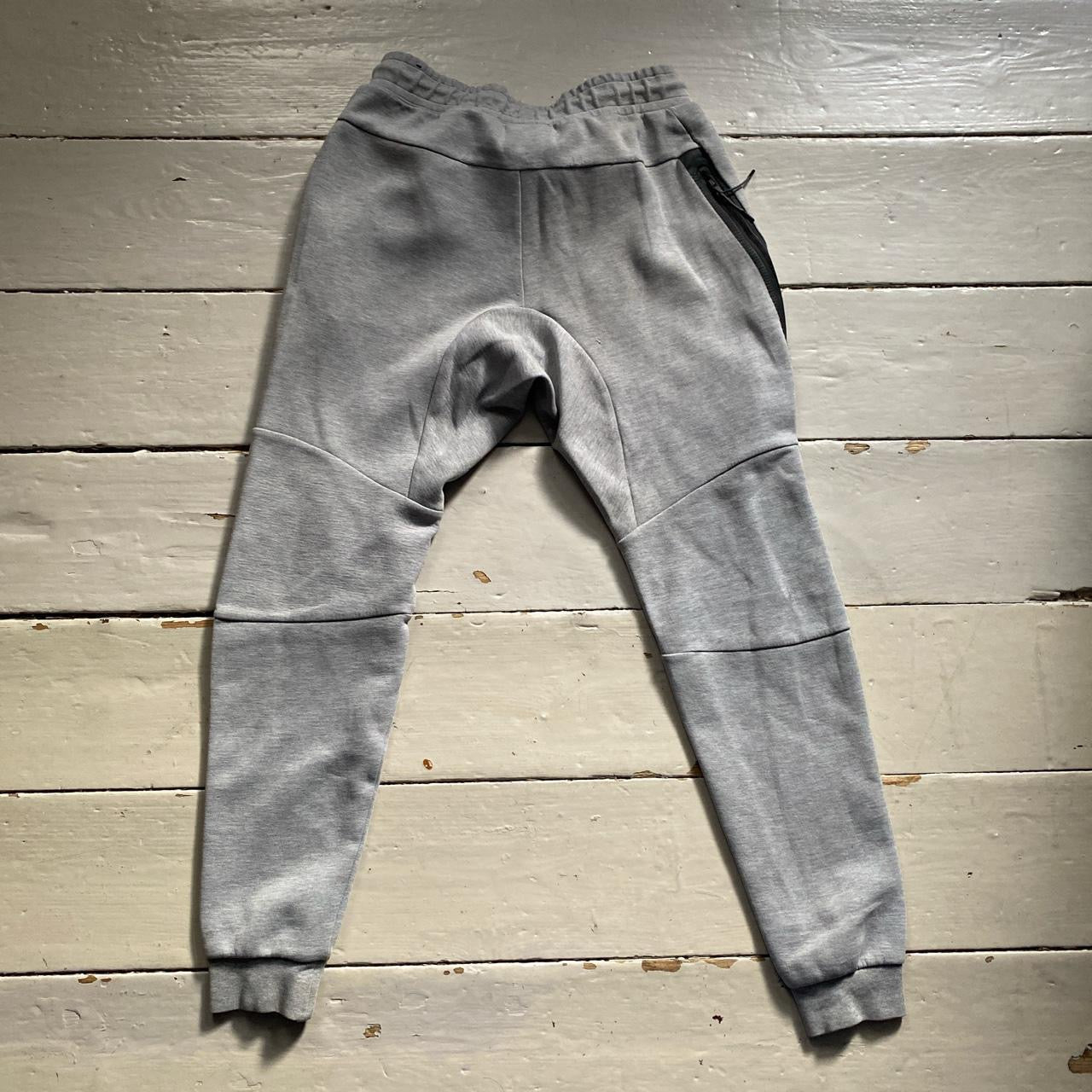Nike Grey Tech Fleece Joggers (XS)