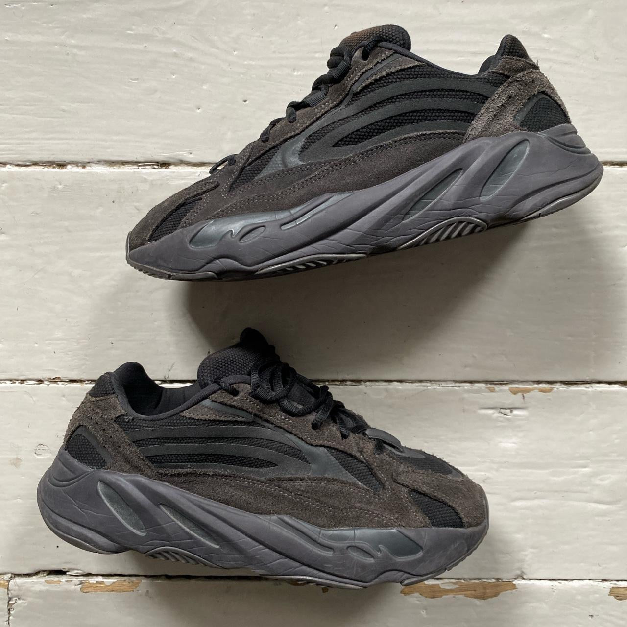 Yeezy 700 Vanta (UK 9)