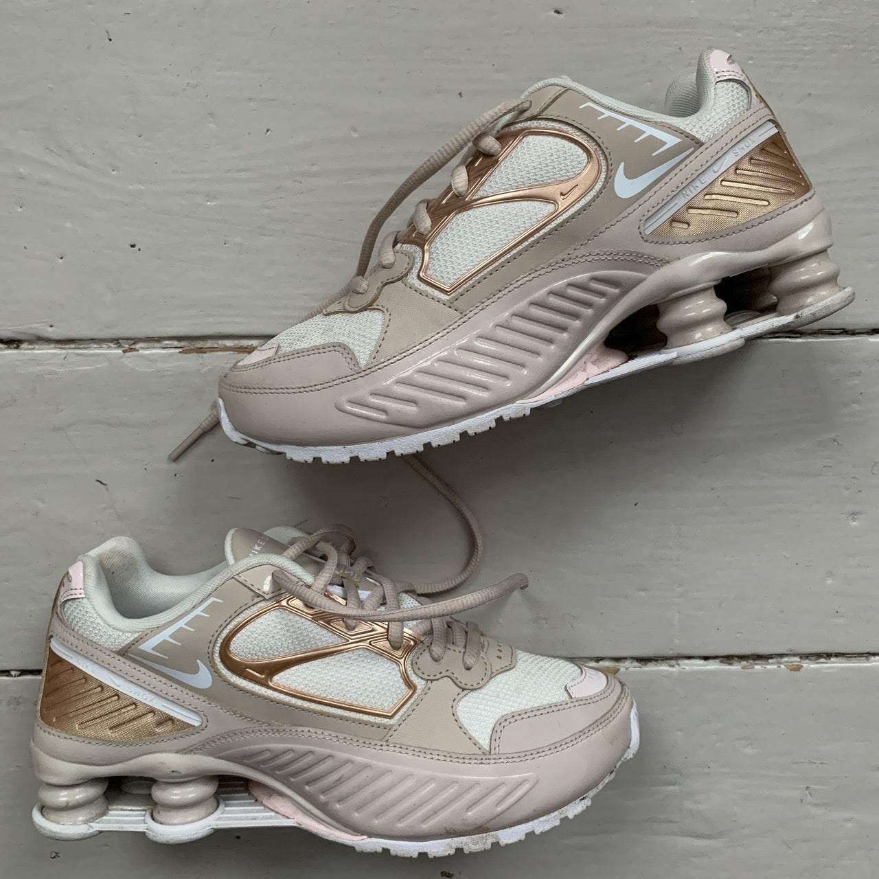 Nike Shox Cream and Gold (UK 4.5)