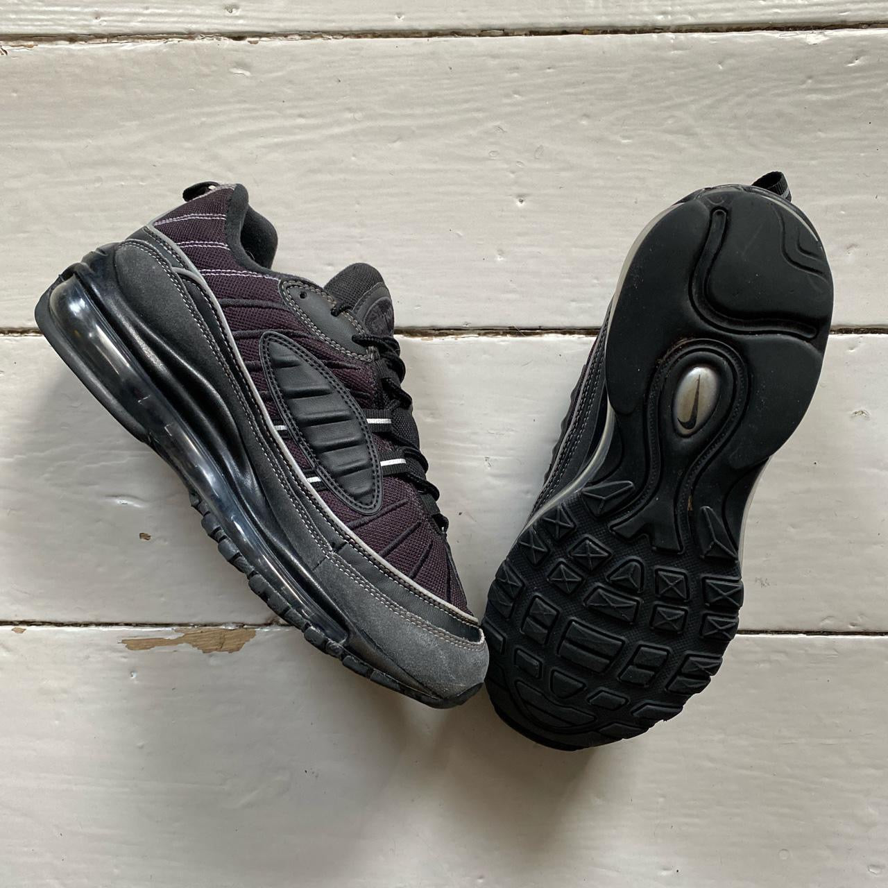 Nike Air Mad 98 Black and White (UK 6)