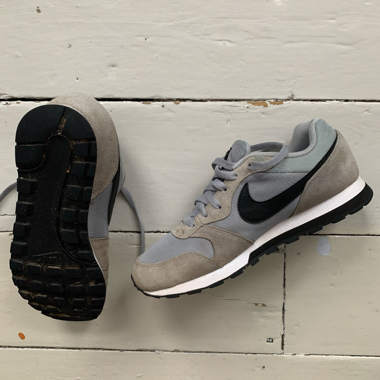 Nike MD Runner Grey and Black (UK 7)