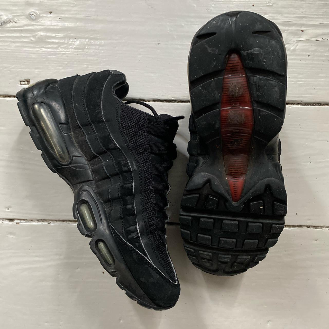 Nike Air Max 95 Black and Red (UK 7)
