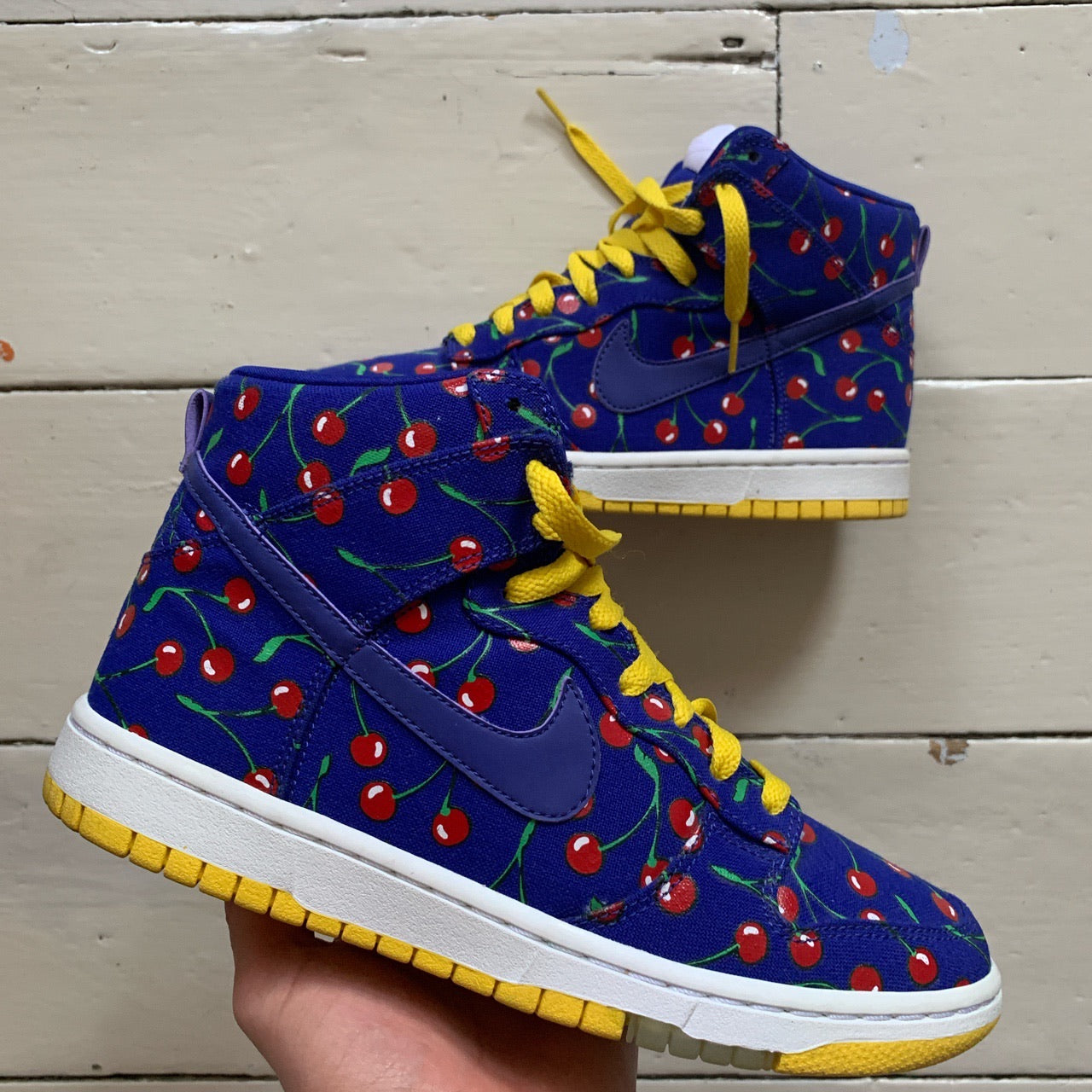 Nike Dunk SB Hi Cherry (UK 4.5)