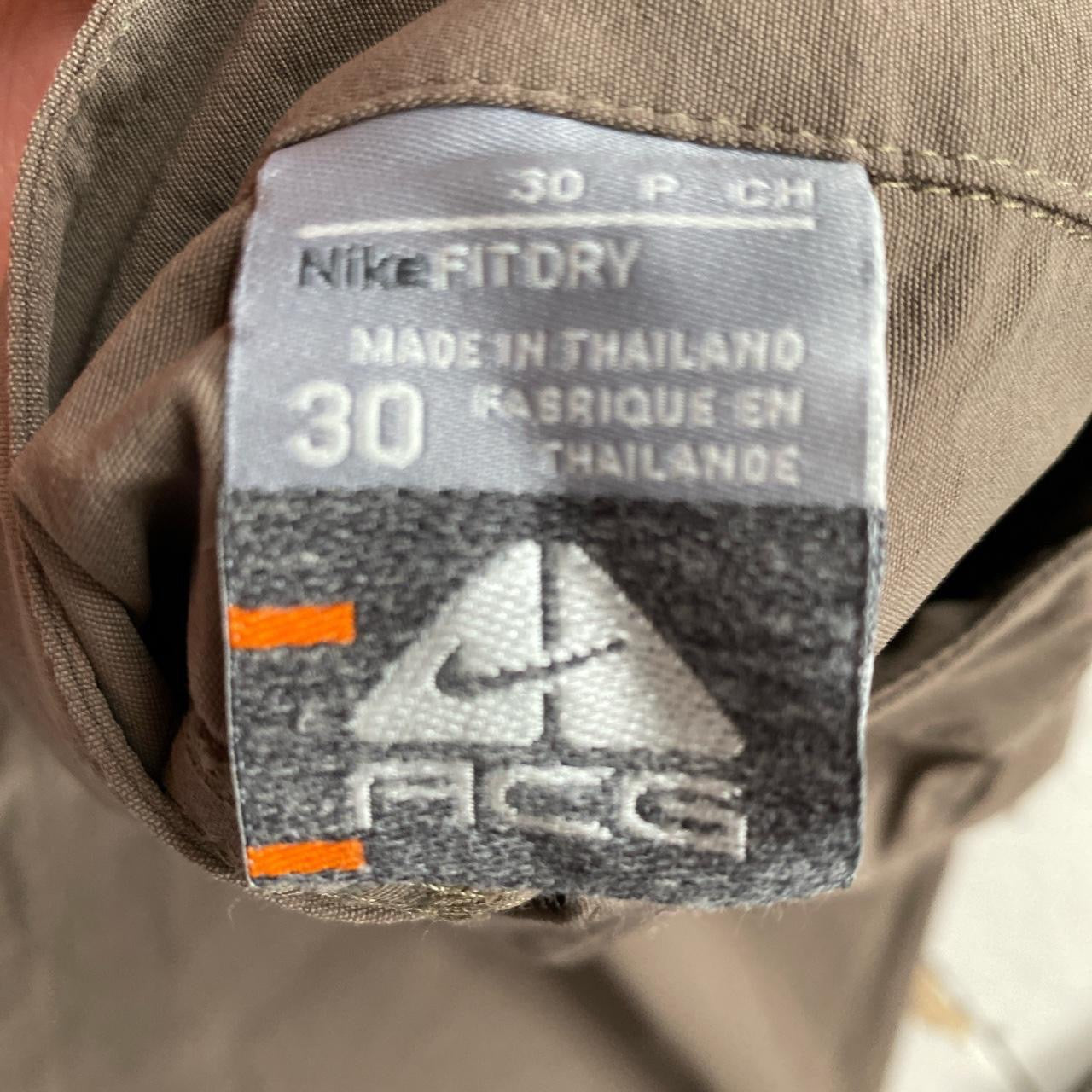 Nike ACG Brown Shorts (W30)
