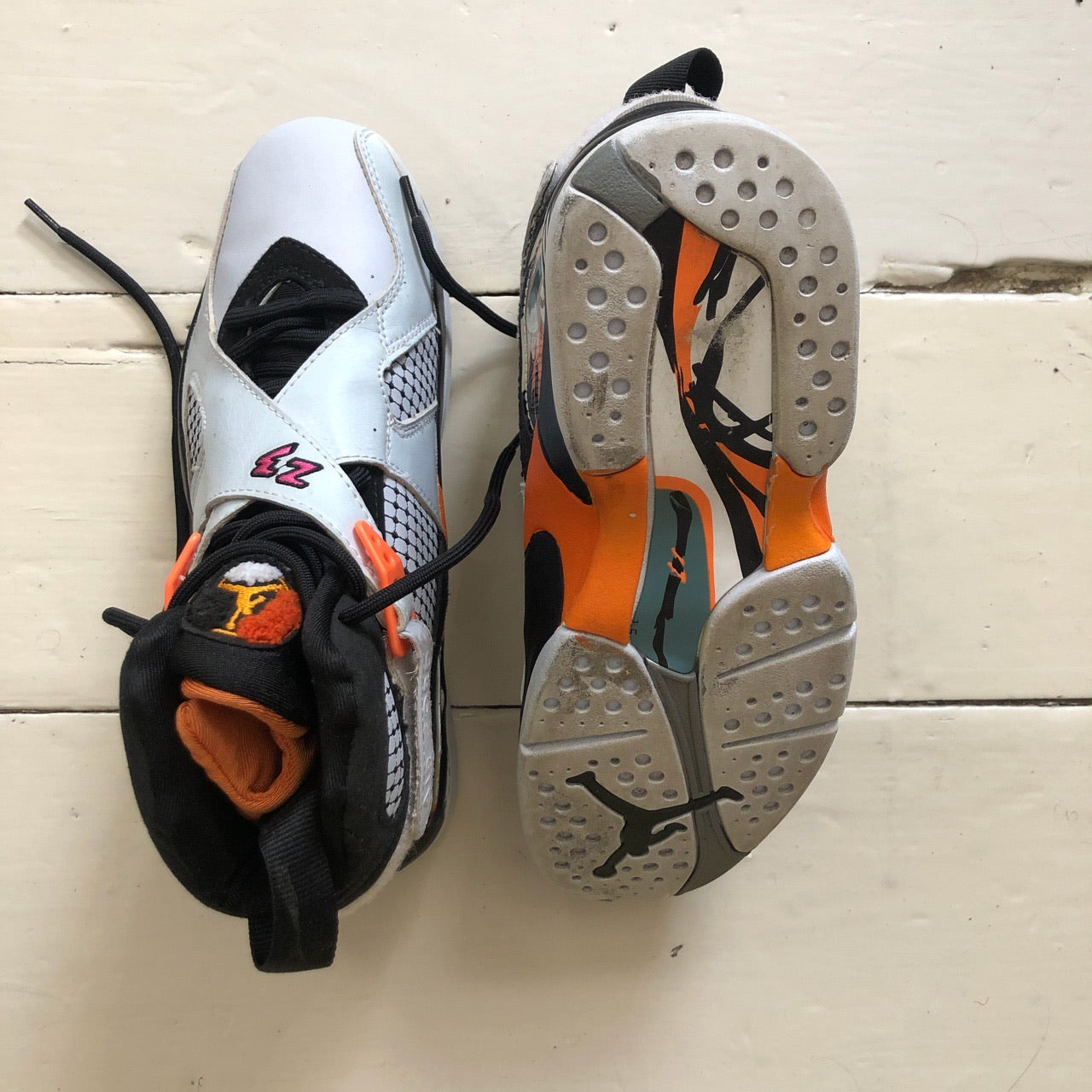 Jordan 8 White Orange Black (UK 5.5)