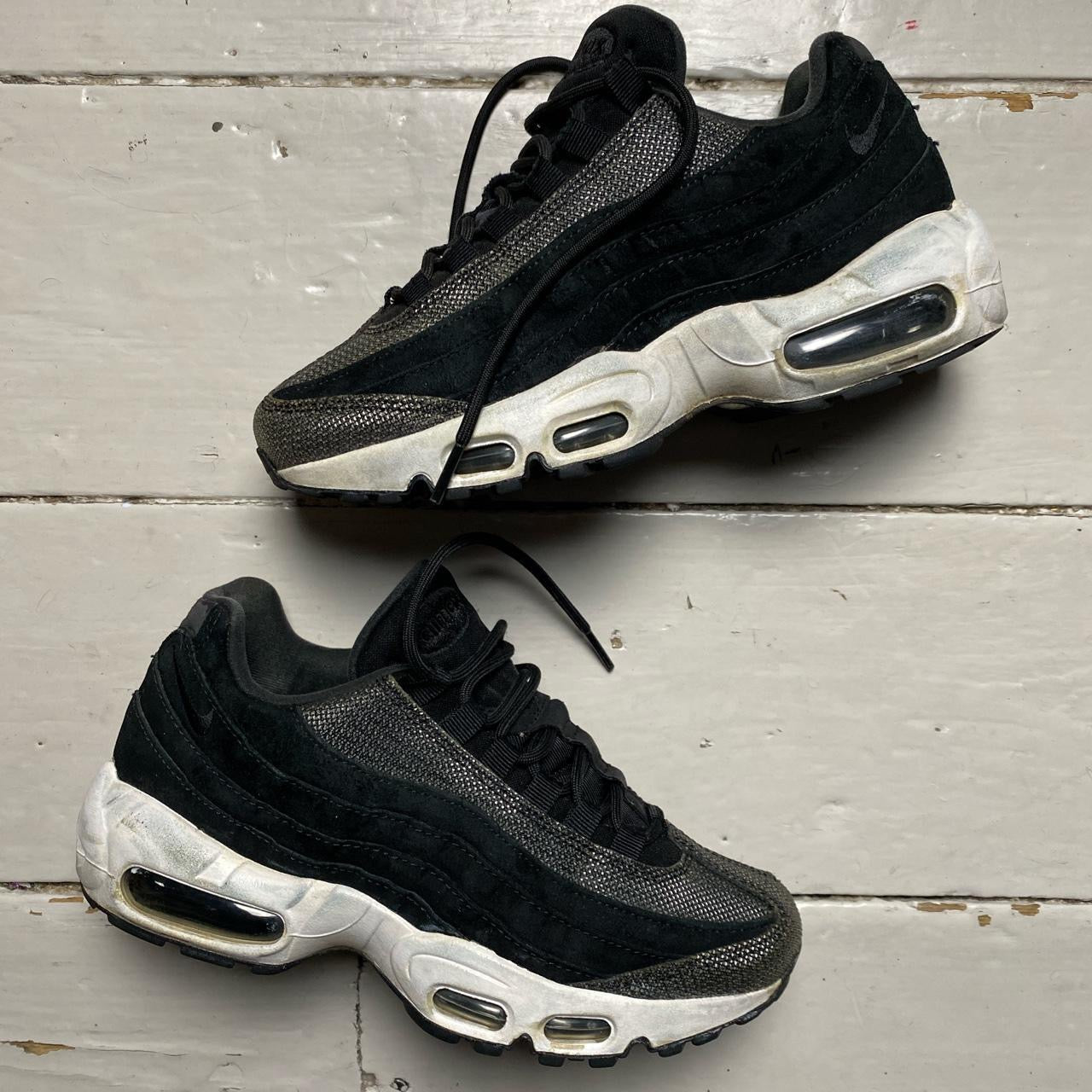 Nike Air Max 95 Black and White (UK 4)