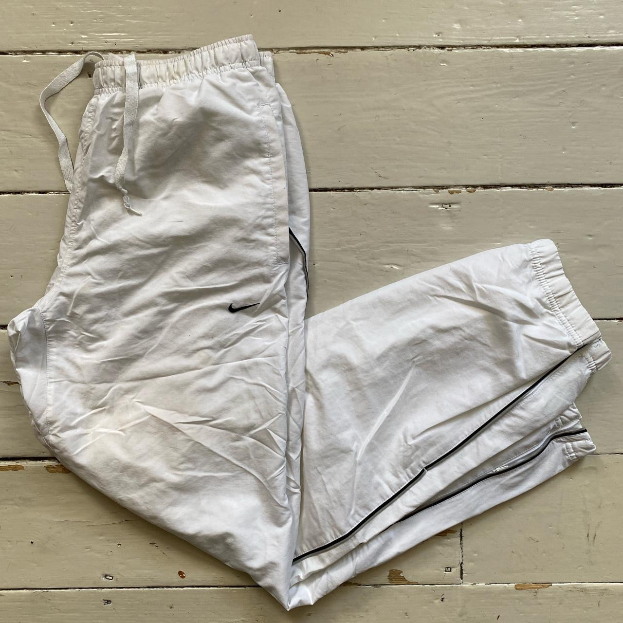 Nike Vintage White Shell Bottoms (Large)
