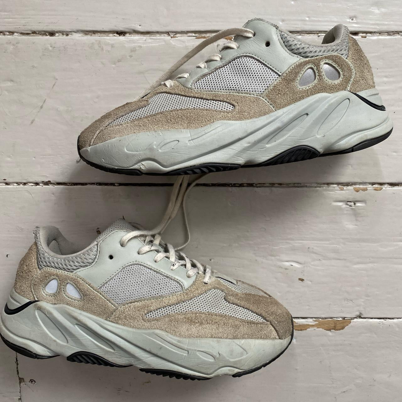 Yeezy 700 Analog (UK 8.5)