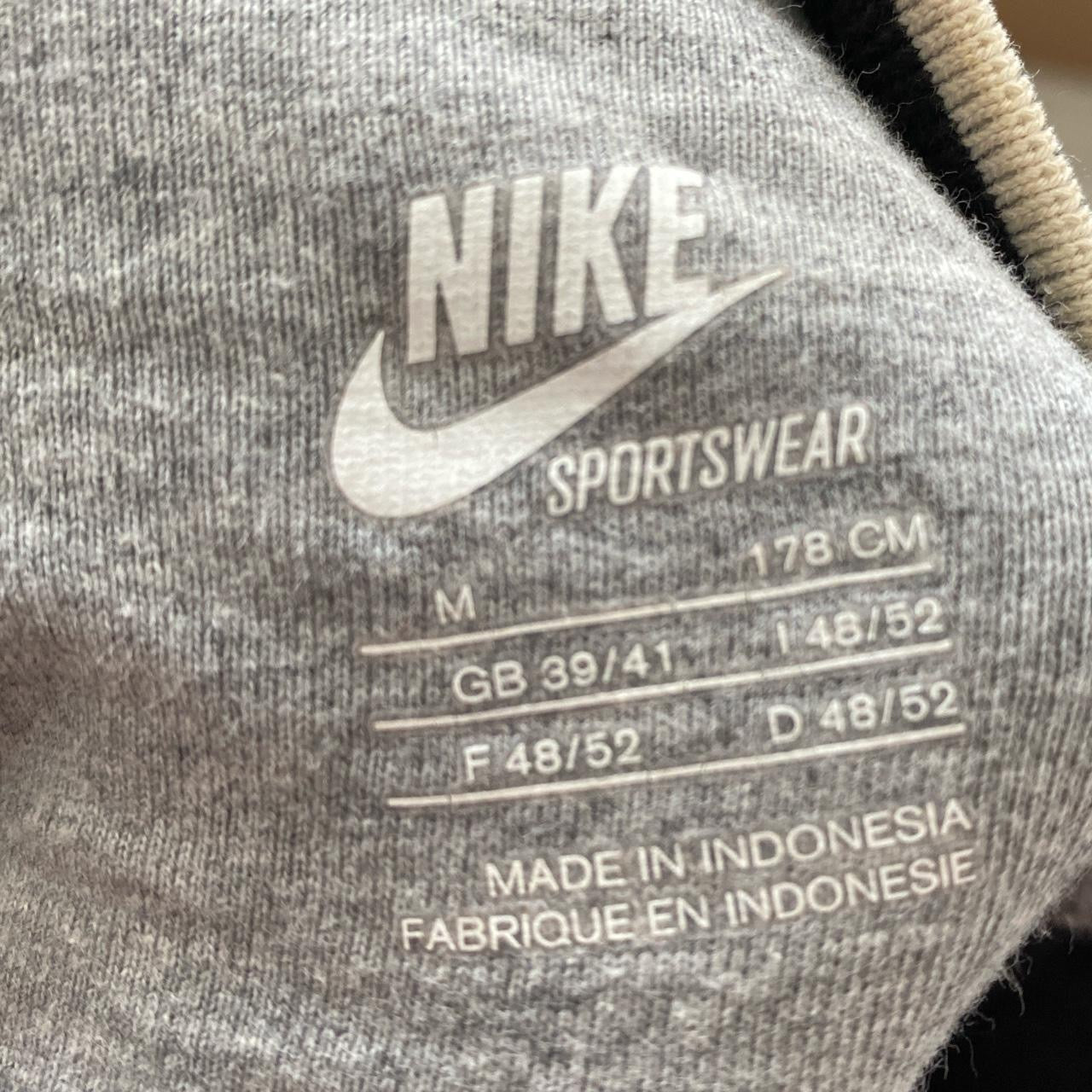 Nike Swoosh Zip Sweatshirt (Medium)
