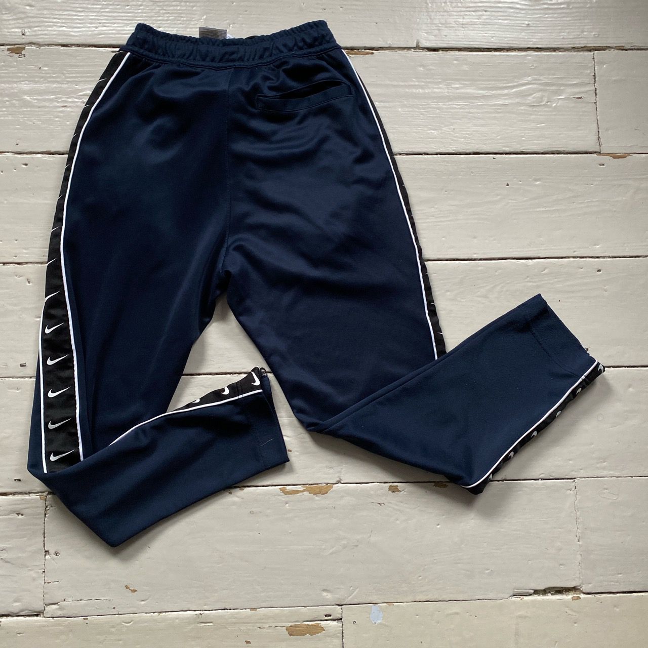 Nike Repeat Swoosh Bottoms (XS)