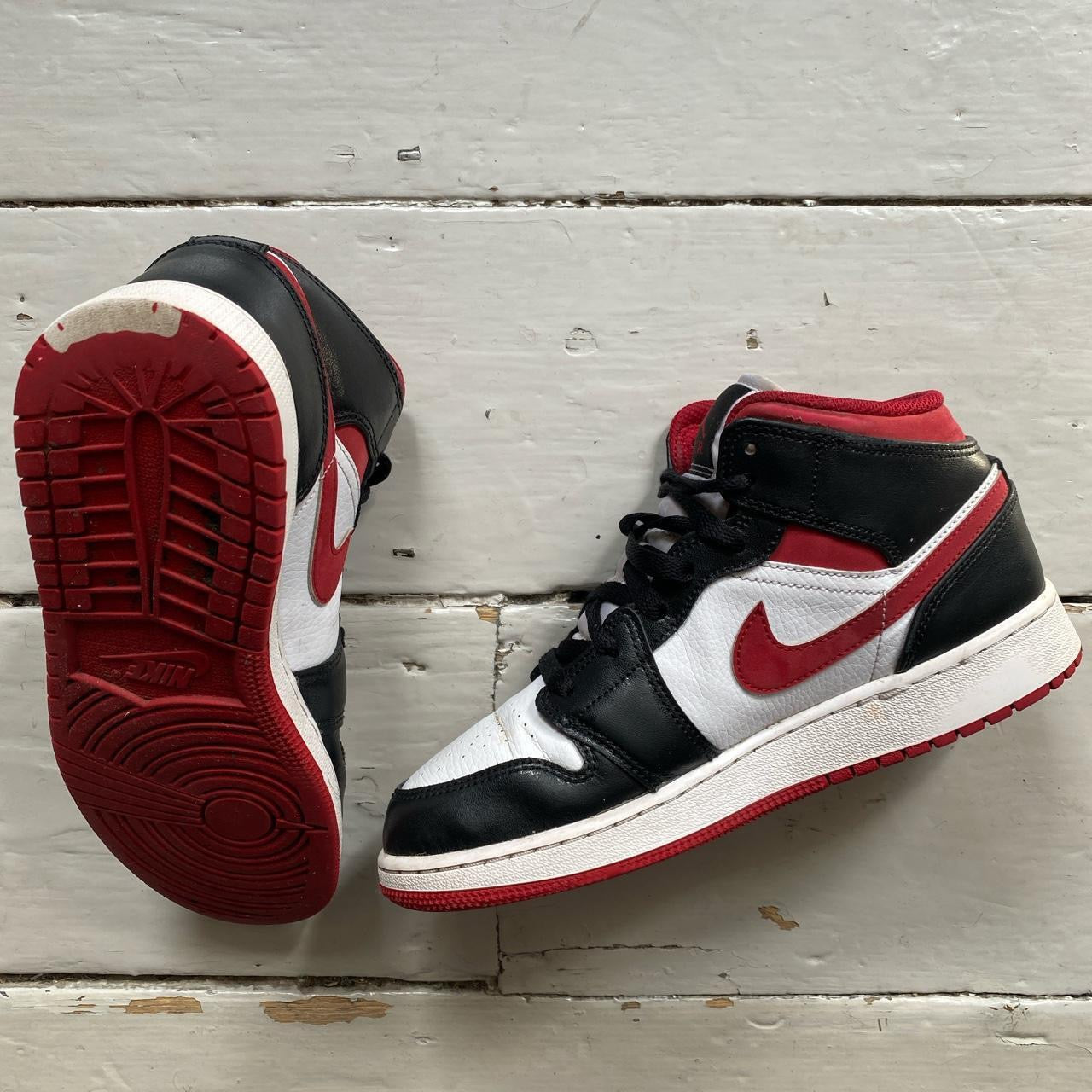 Jordan 1 Black Gym Red Mid (UK 5)
