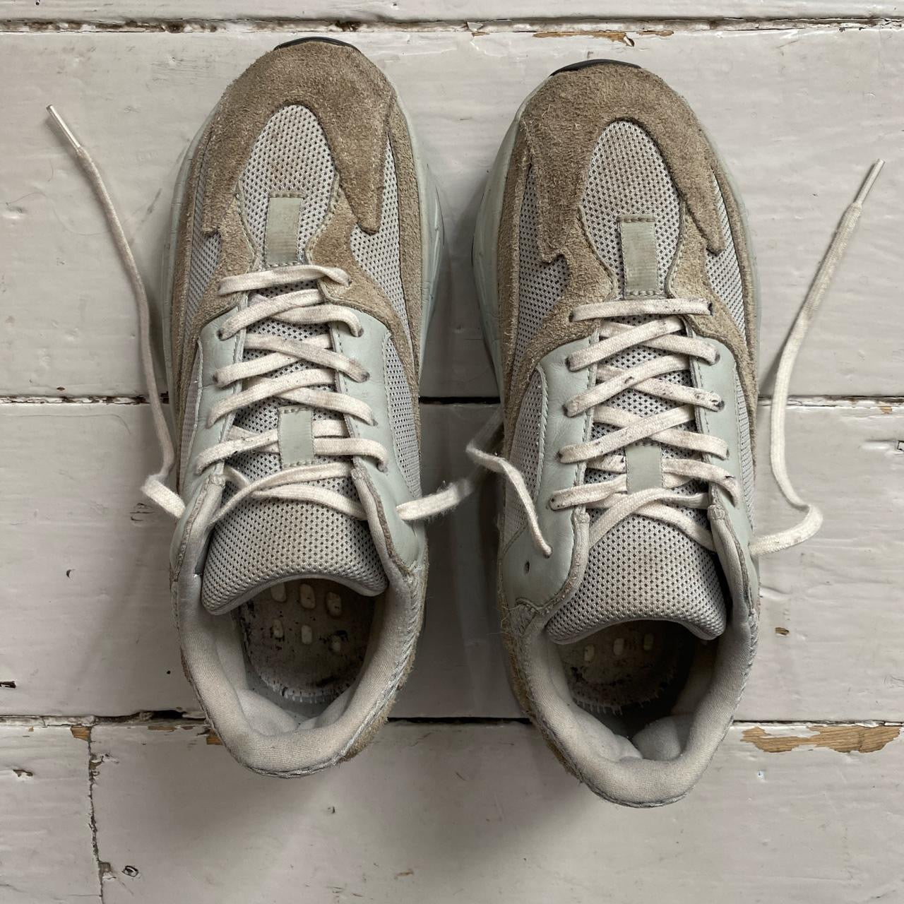 Yeezy 700 Analog (UK 8.5)