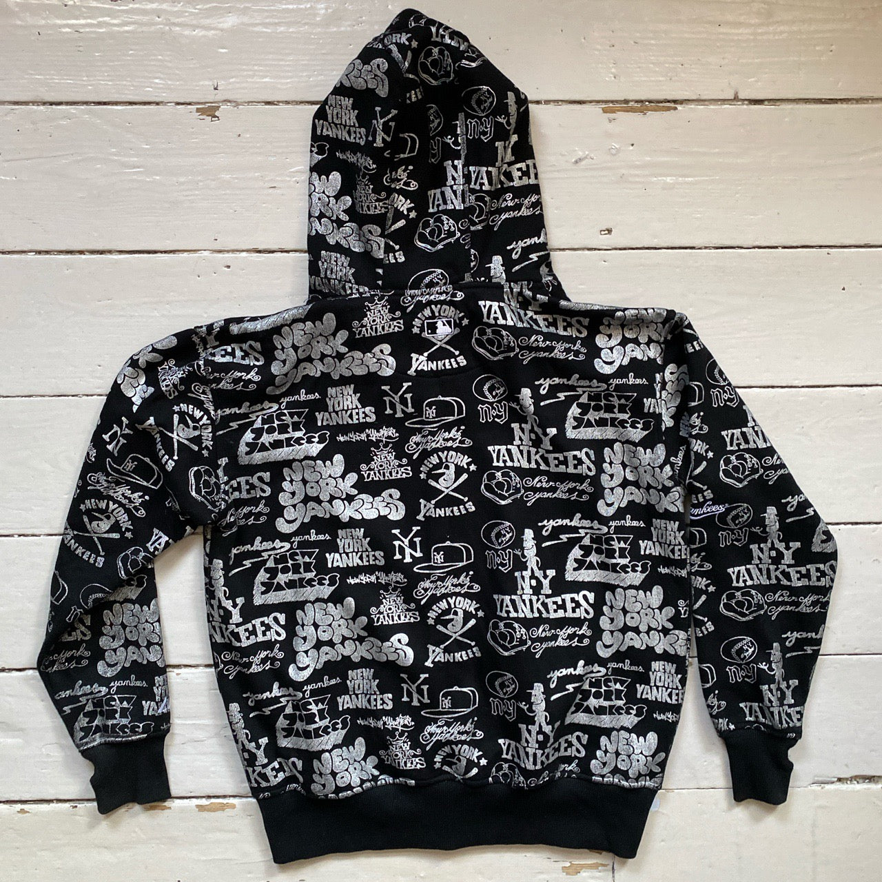 New York Yankees Majestic Graffiti Hoodie (Medium)