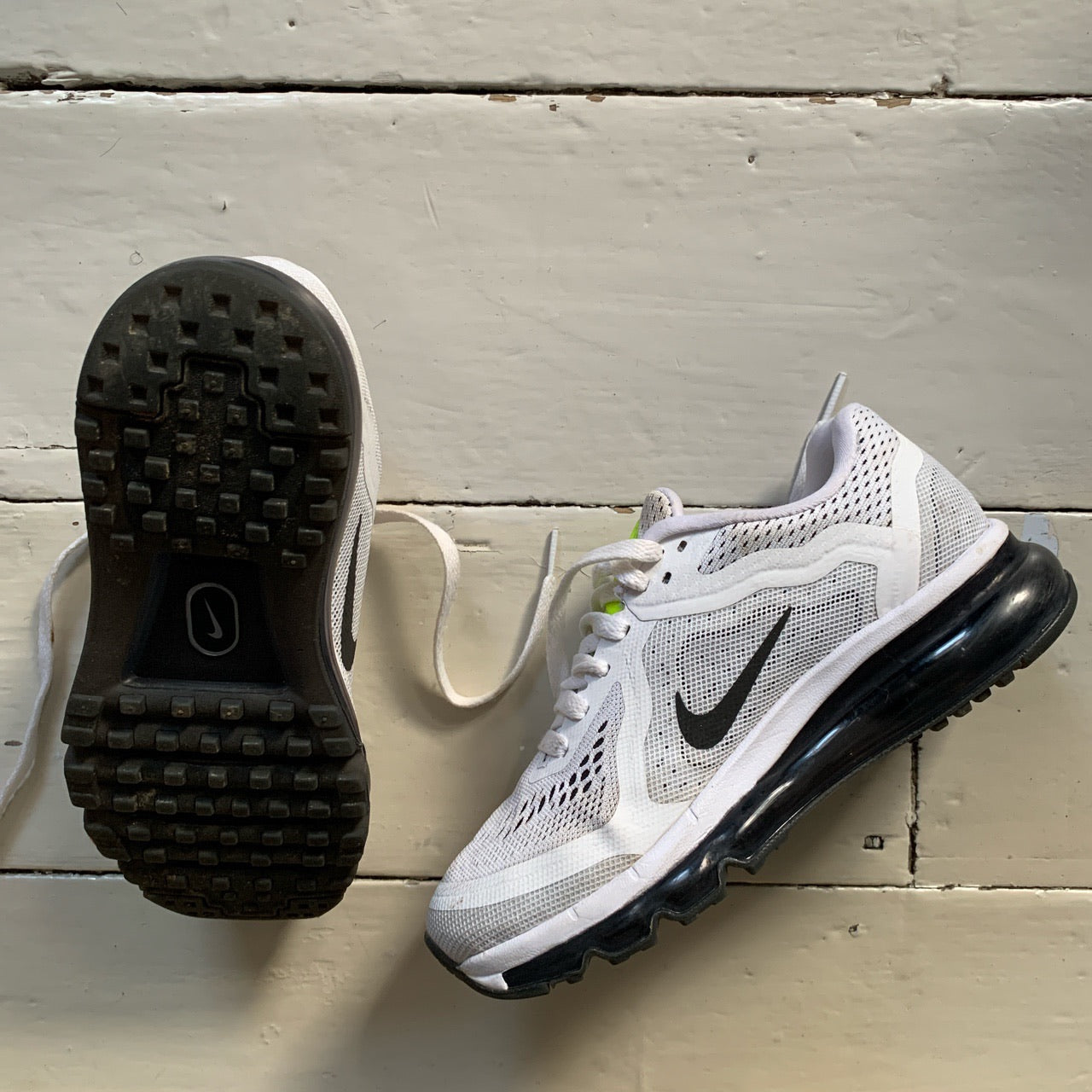 Nike Air Max 2014 White and Black (UK 4)