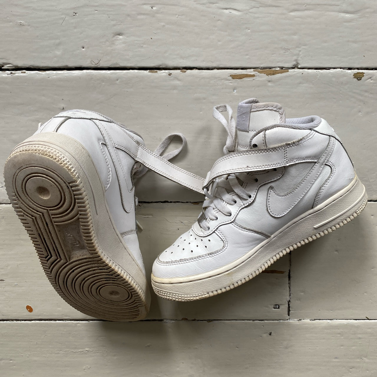 Nike Air Force 1 Mid White (UK 5.5)