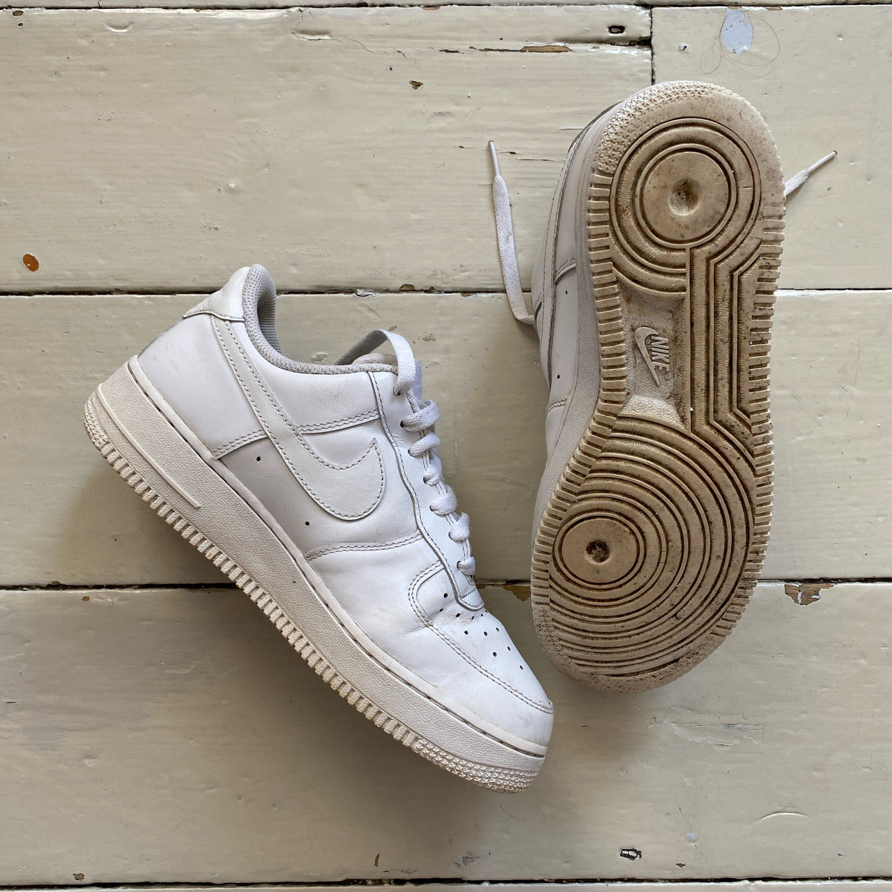 Nike Air Force 1 White (UK 7)