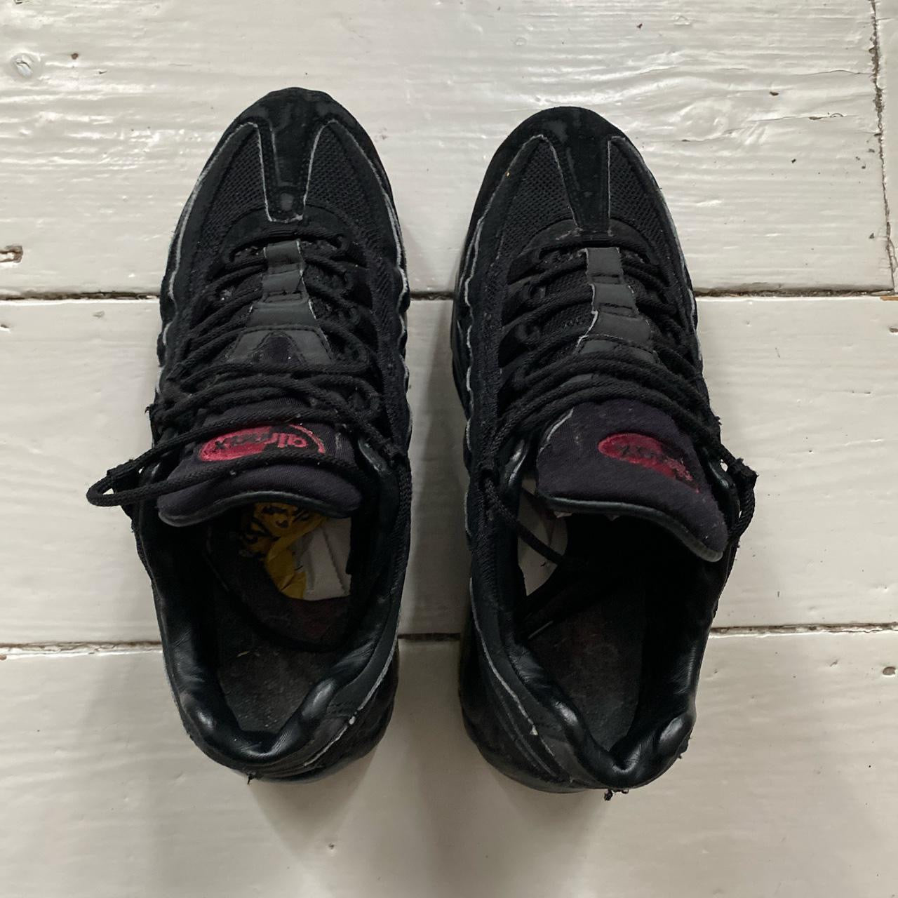 Nike Air Max 95 Black and Red (UK 7)