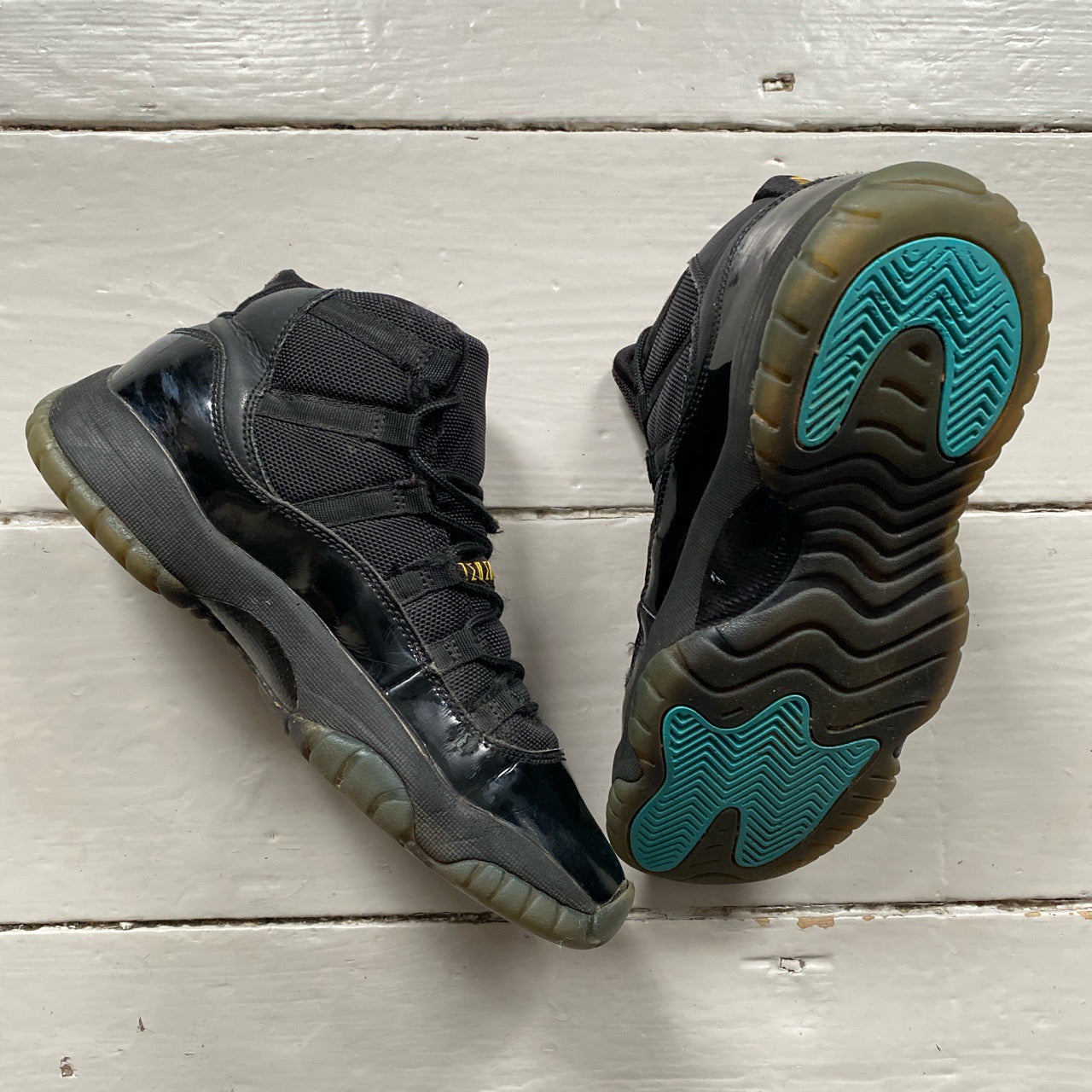 Jordan 11 Gamma High (UK 5.5)