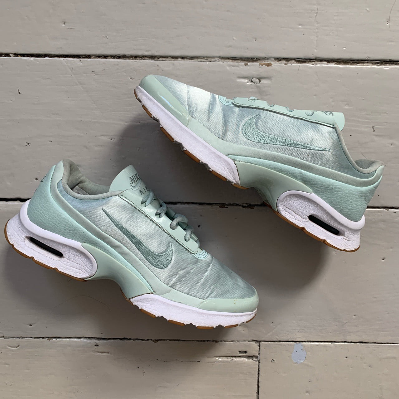 Nike Air Max Jewel (UK 5)