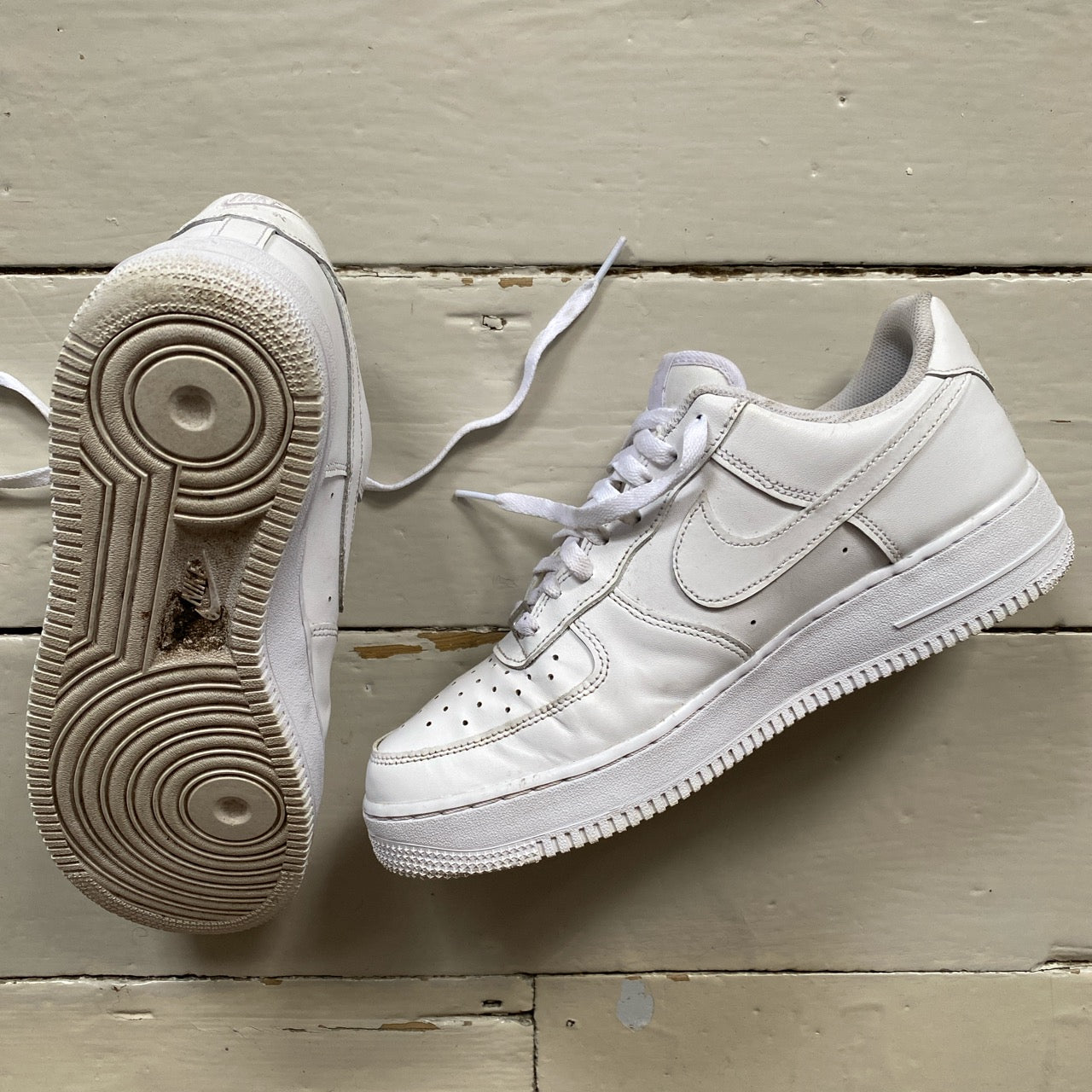 Nike Air Force 1 White (UK 9)