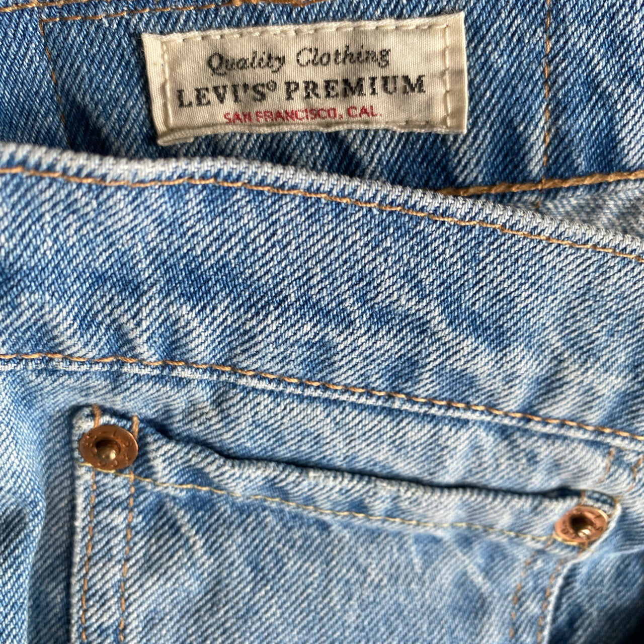 Levis 502 Light Wash Jeans (32W)