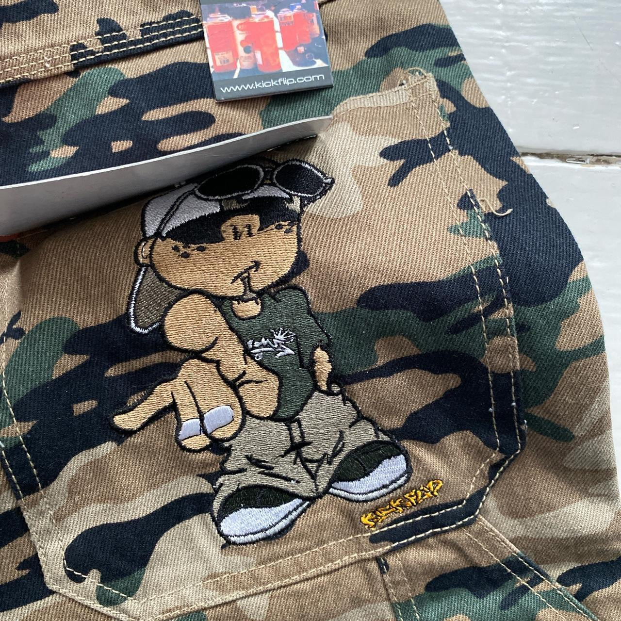 Graffiti Vintage Cargo Camouflage Shorts (26W)
