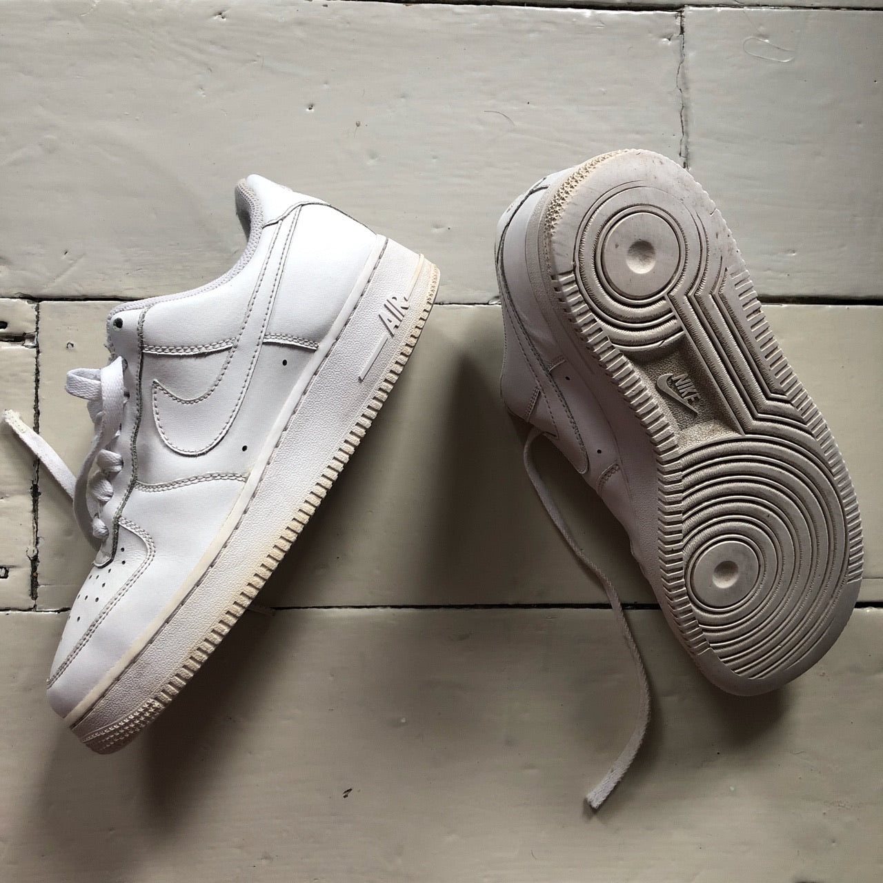 Nike Air Force 1 White (UK 5.5)