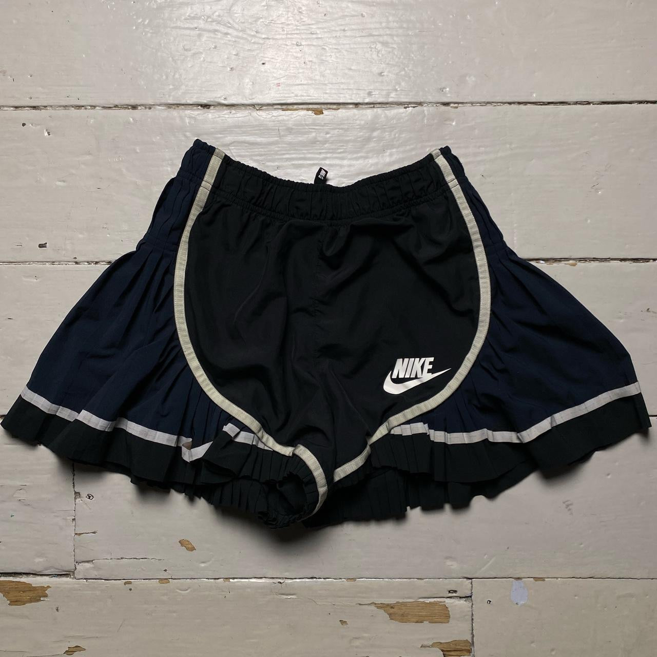 Nike Sacai T Shirt and Pleated Skirt Shorts (XS)