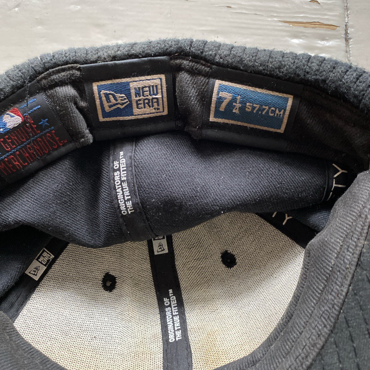 New York Yankees New Era Beanie Fitted Cap (Size 7 1/4)