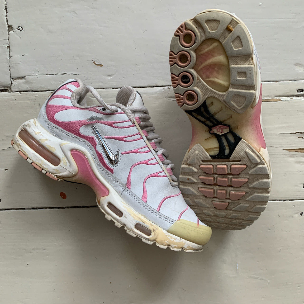 Nike TN Air Max Plus Vintage 2002 Pink and White (UK 4)