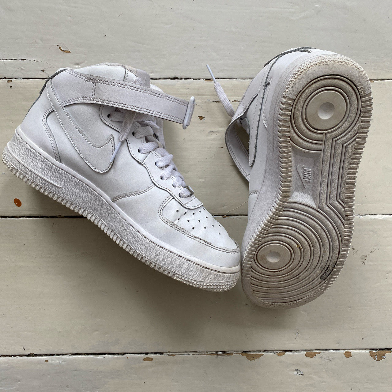 Nike Air Force 1 Mid (UK 6)