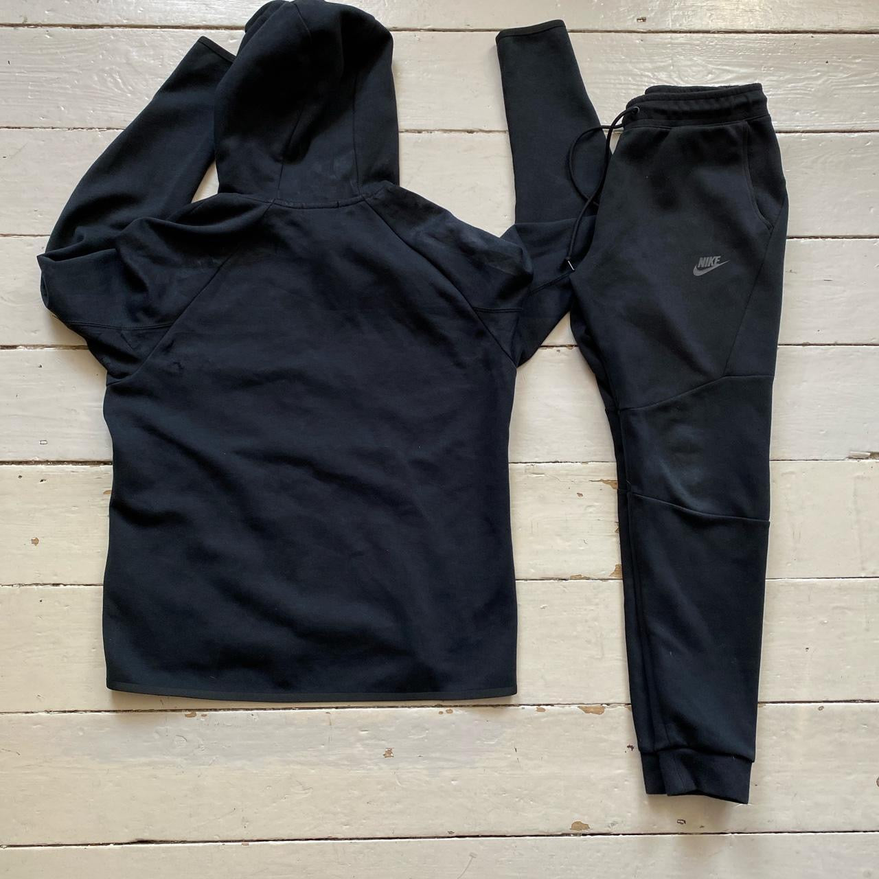 Nike Tech Fleece Black Tracksuit (Medium)