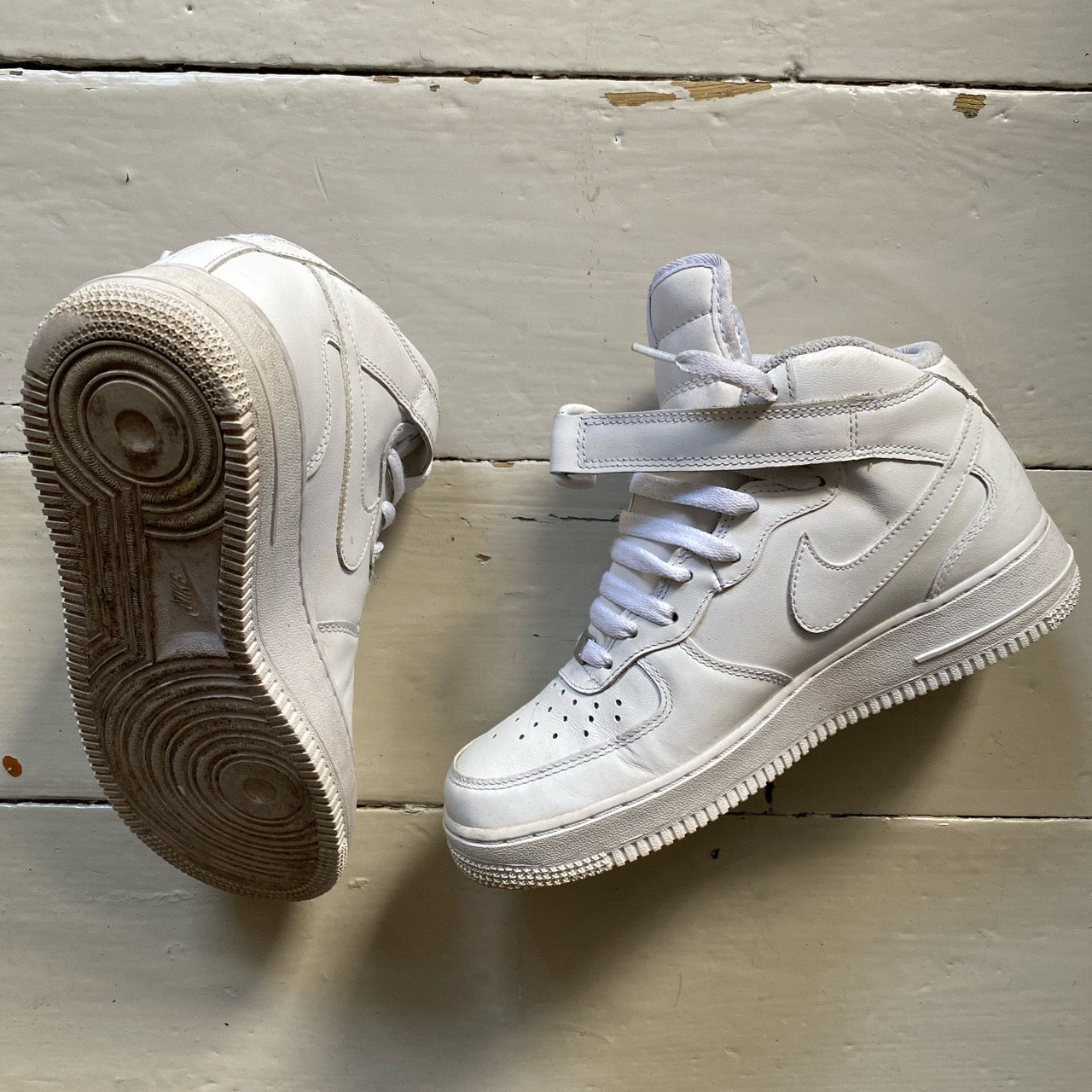 Nike Air Force 1 Mid White (UK 6)