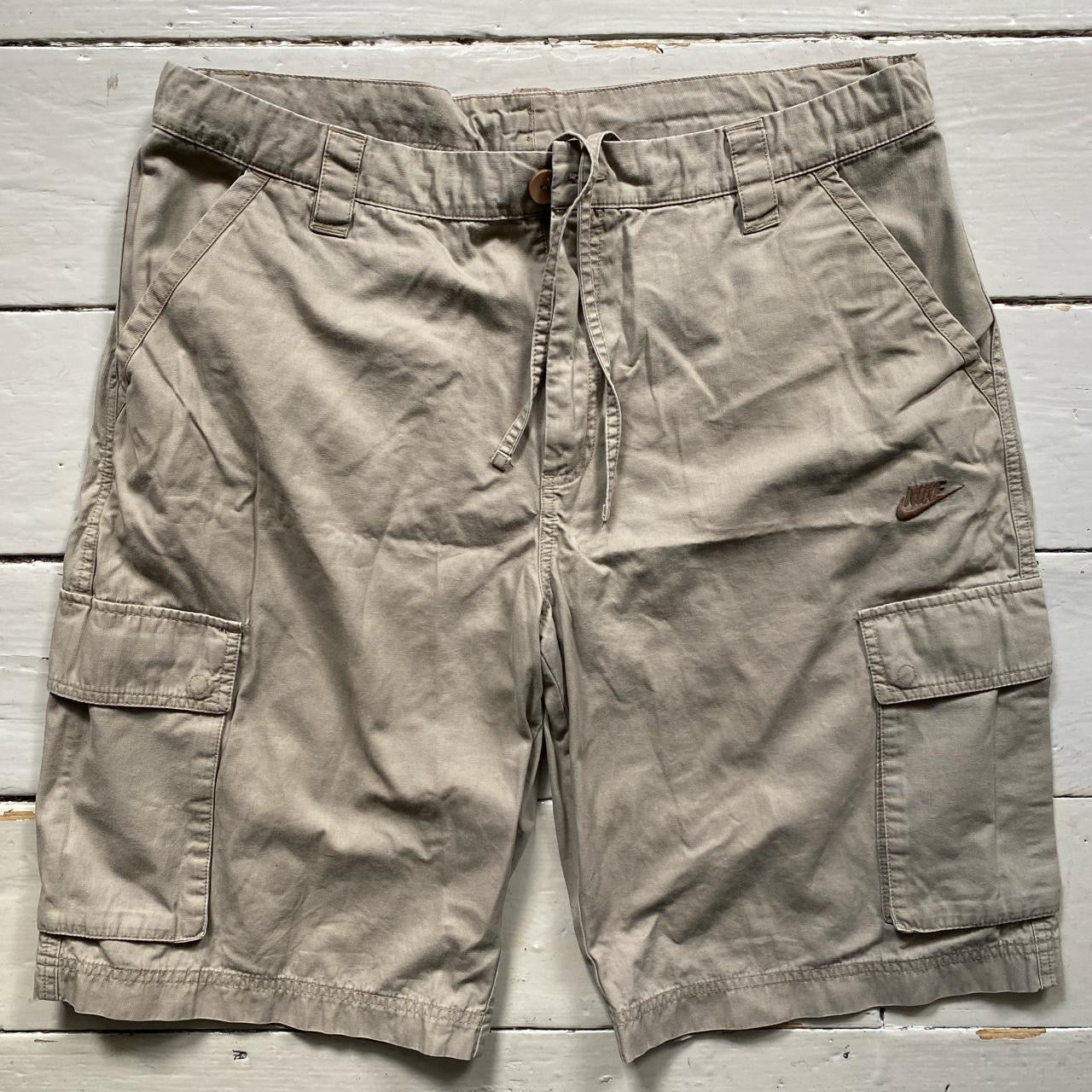 Nike Beige Cargo Shorts (Large)