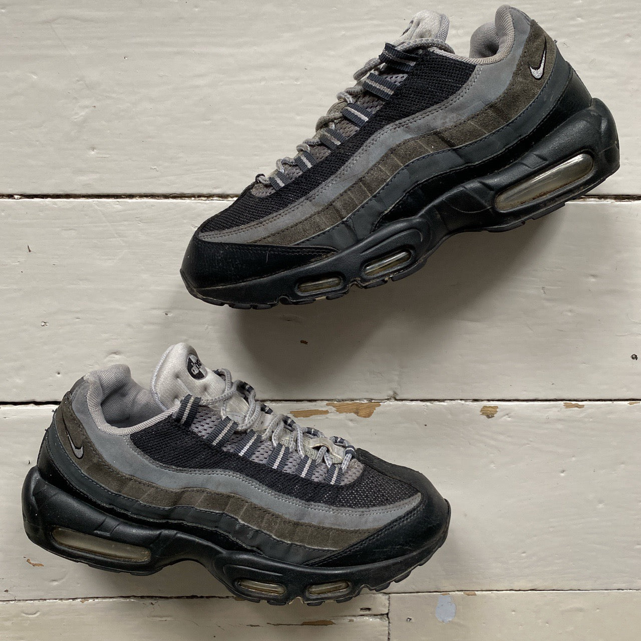 Nike Air Max 95 Grey and Black (UK 9)