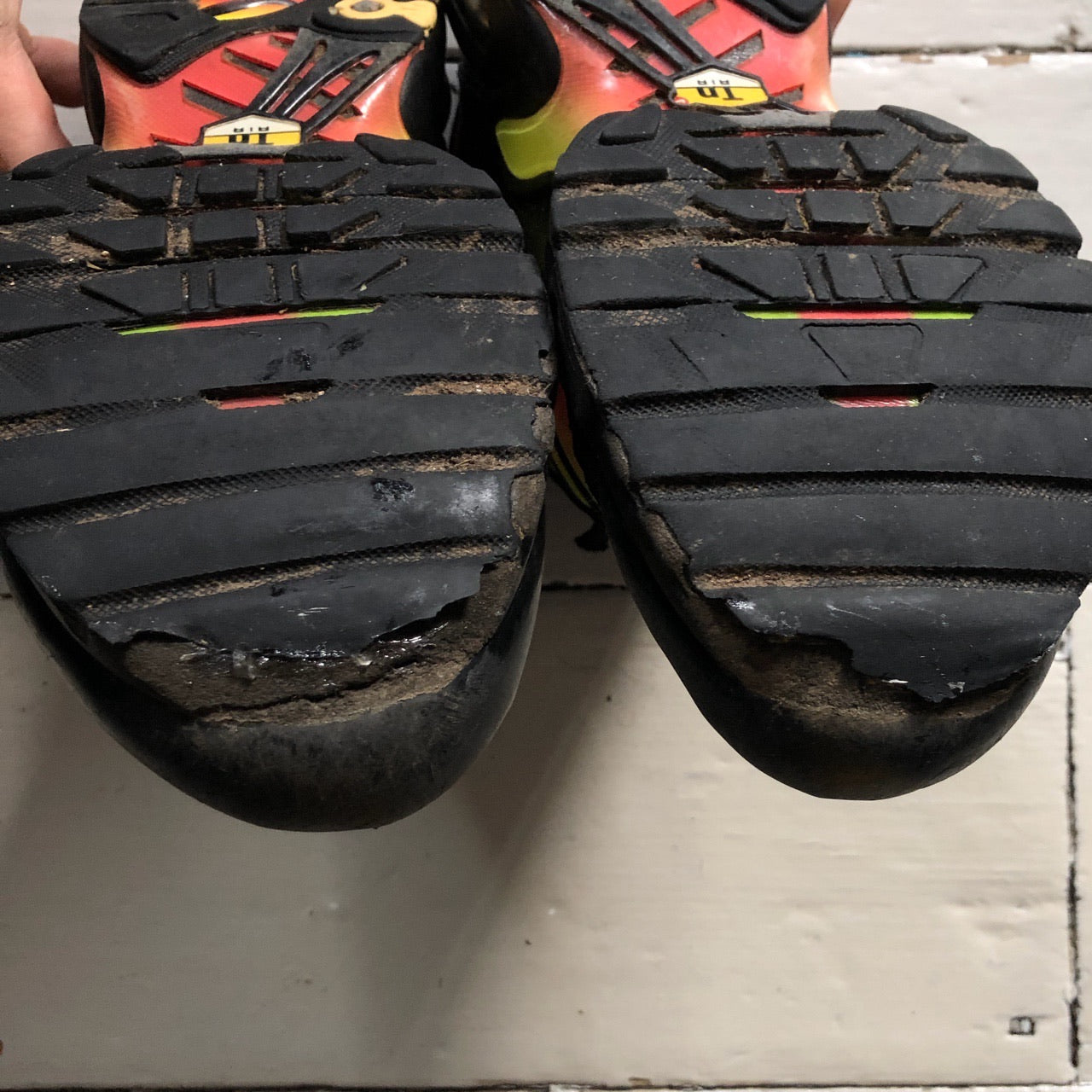 Nike TN Black Volt Solar Red (UK 7.5)