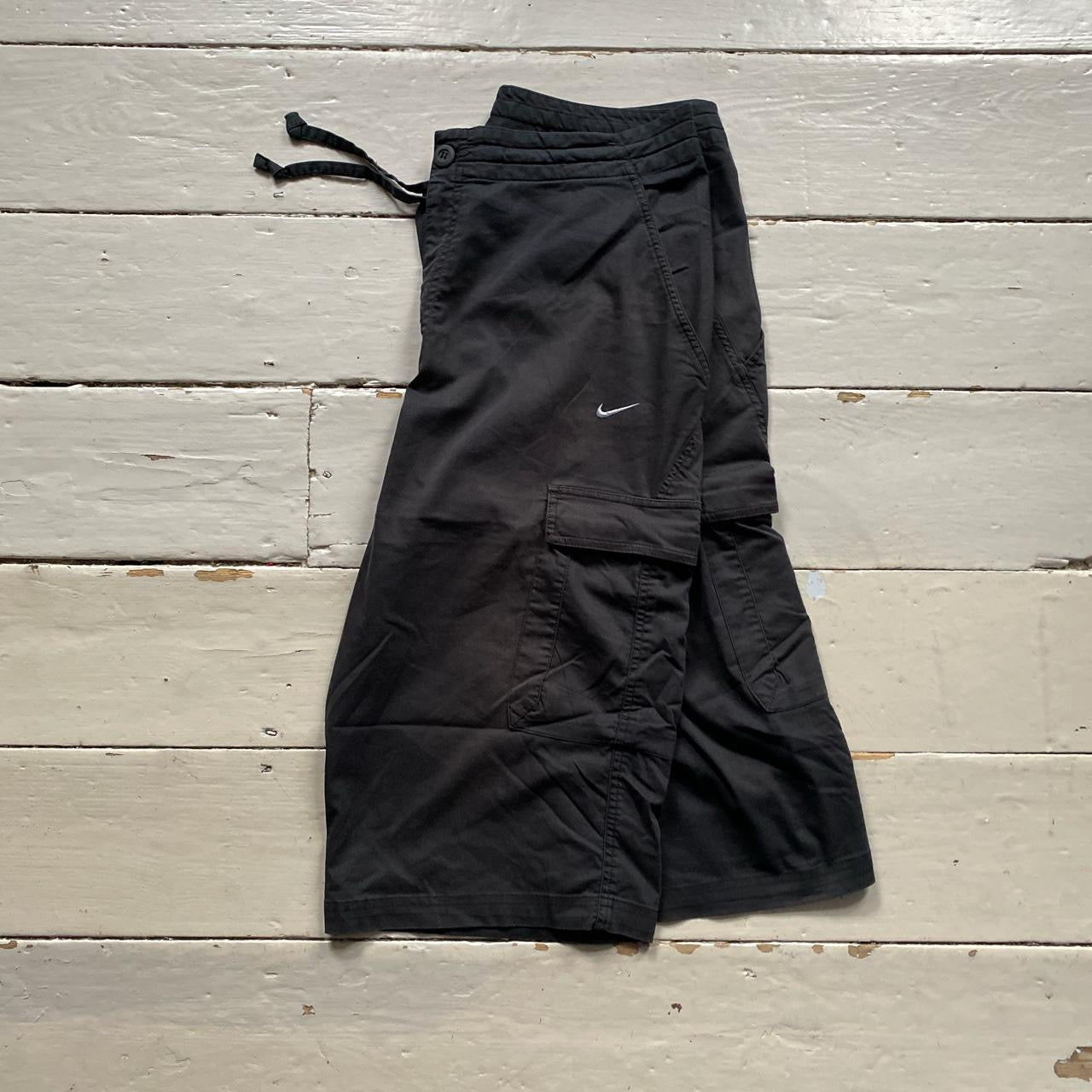 Nike Swoosh Shorts (Medium)