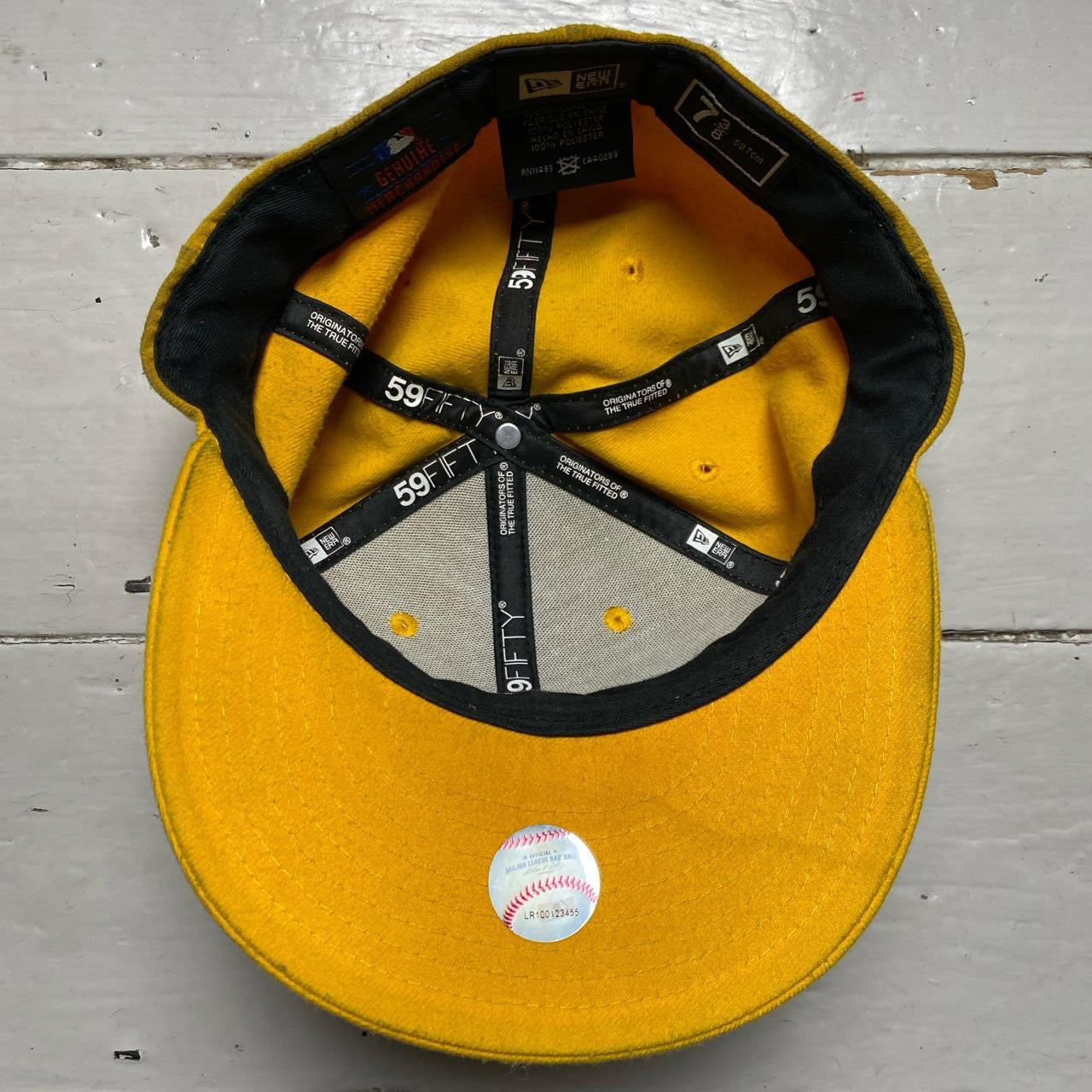 New York Yankees Yellow Fitted Cap (Size 7 3/8)