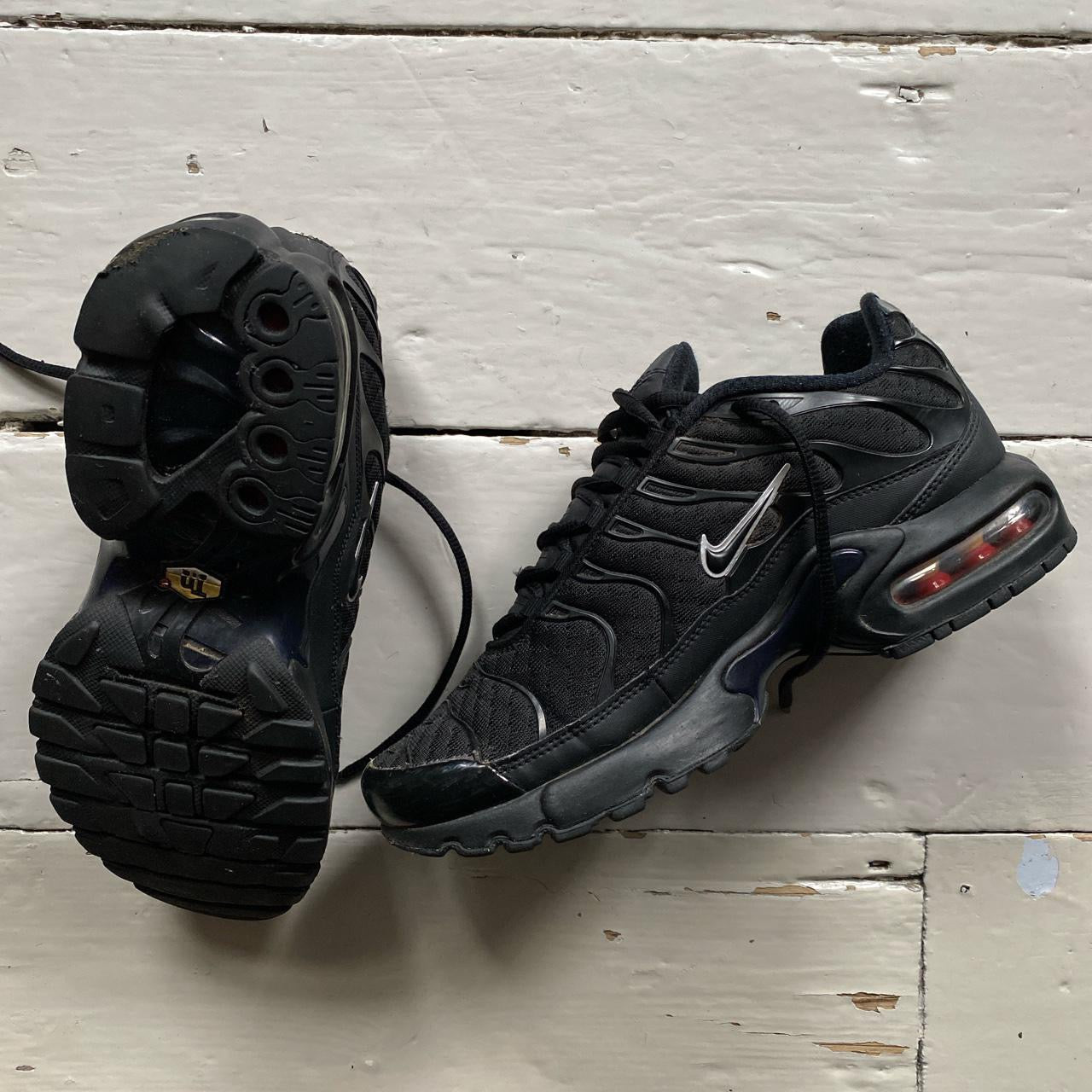 Nike TN Black and White (UK 5.5)