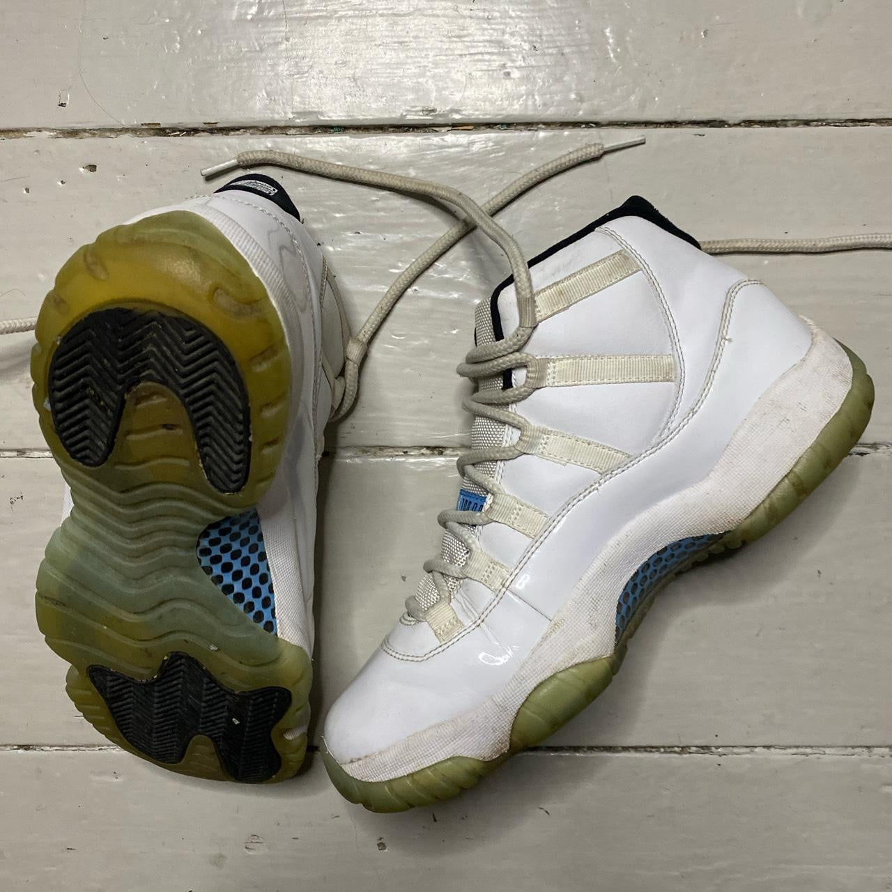 Jordan 11 White Legend Blue (UK 8)