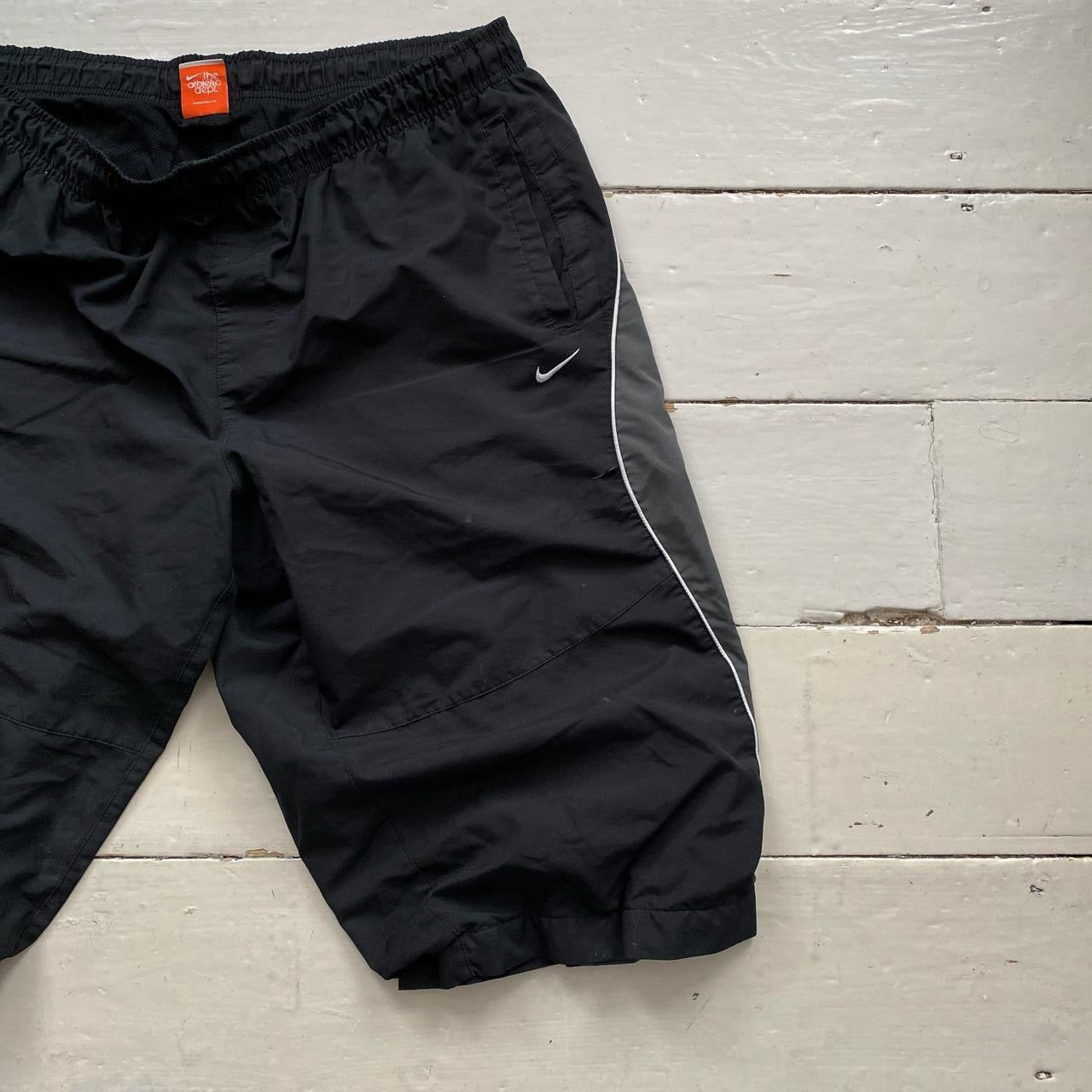 Nike Swoosh Vintage Shell Shorts (XXL)