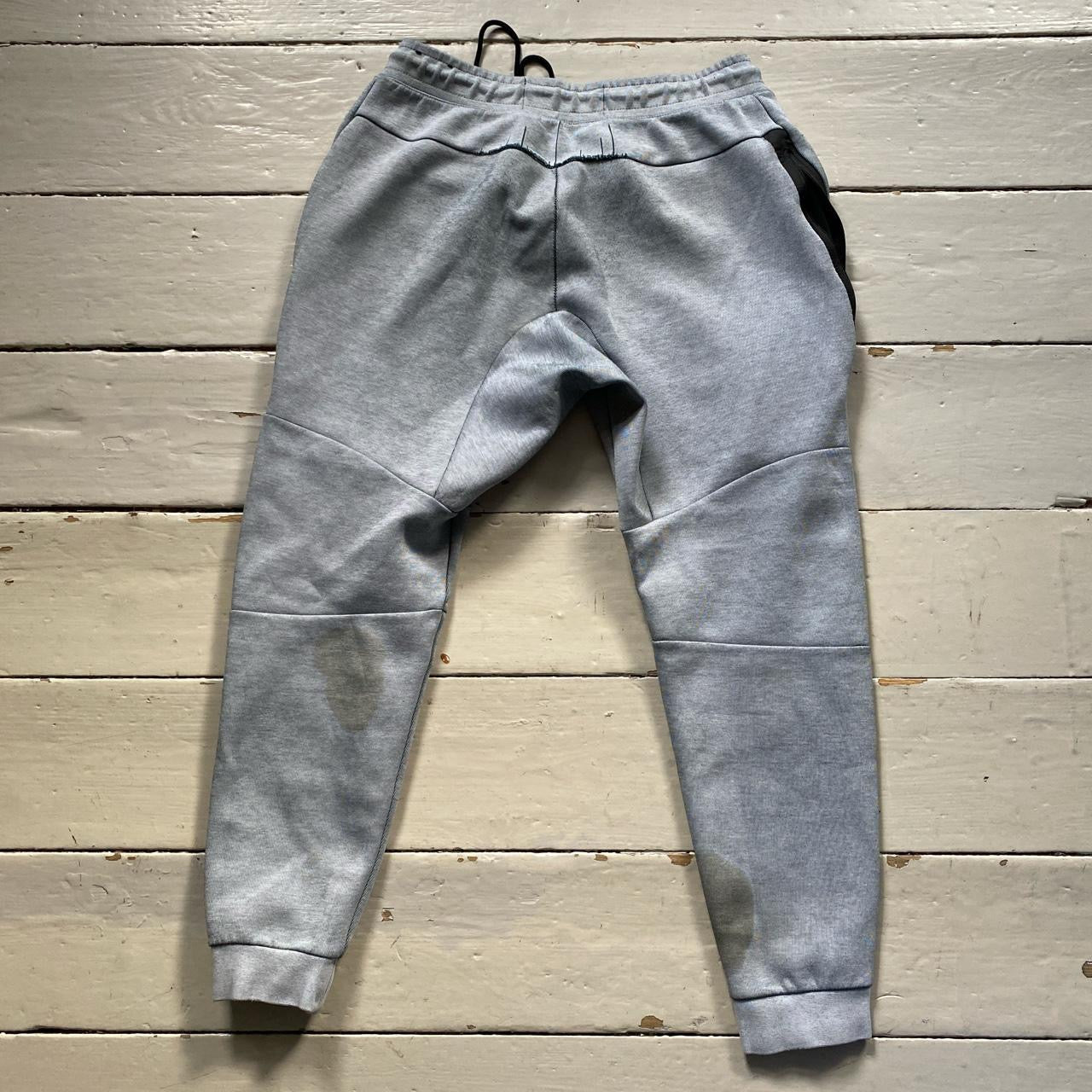 Nike Grey Tech Fleece Joggers (Medium)