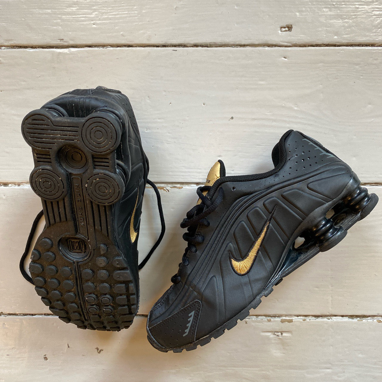 Nike Shox Black and Gold (UK 6)